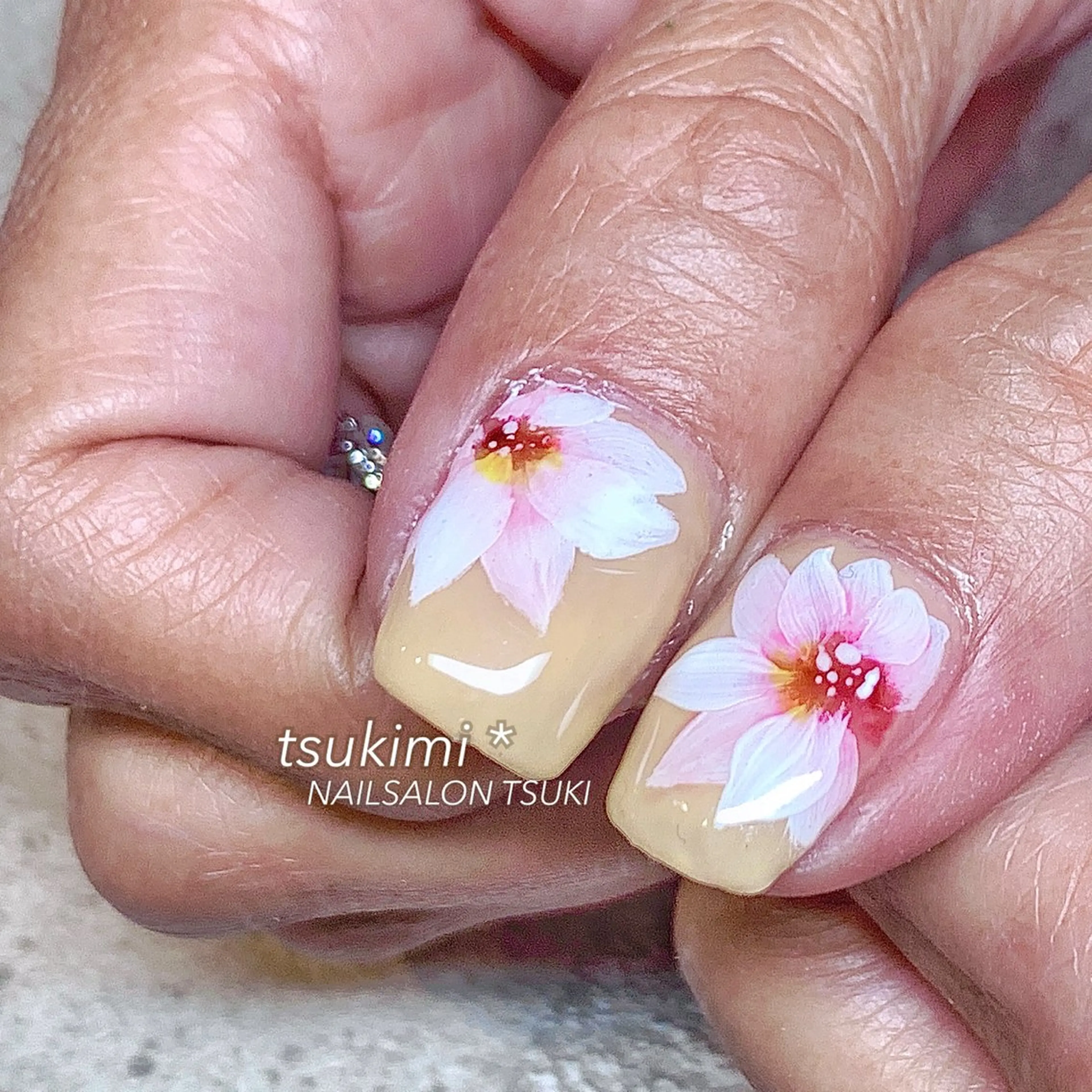 ネイル フラワーネイル ニュアンスネイル ハンドネイル Tsuki.所属・Nailsalon Tsuki.のネイルデザイン