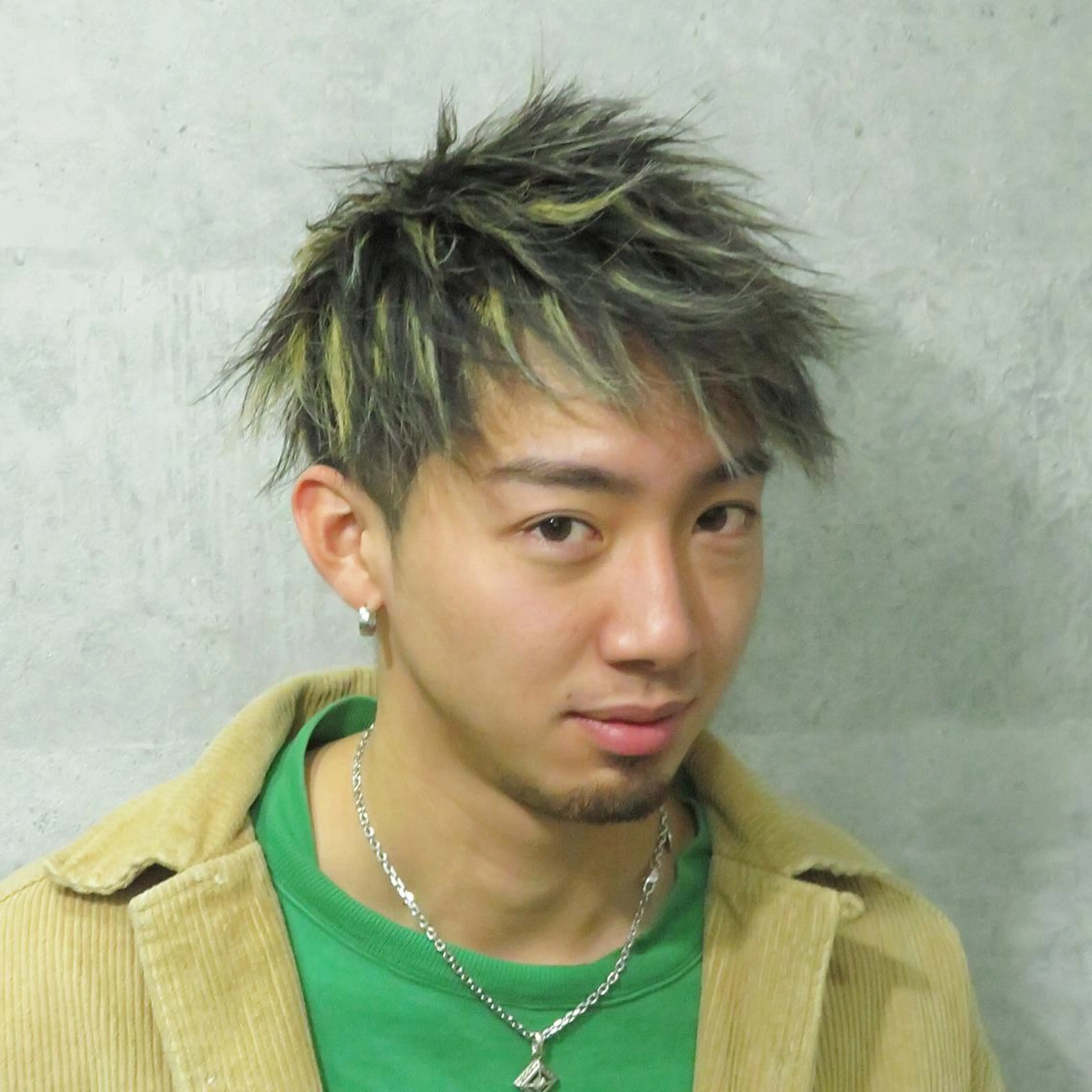 カラー メンズ メンズハイライト メンズメッシュ ハイライトカラー メッシュ Le'a所属・渋谷/フェード/ 國分 翔のヘアスタイル