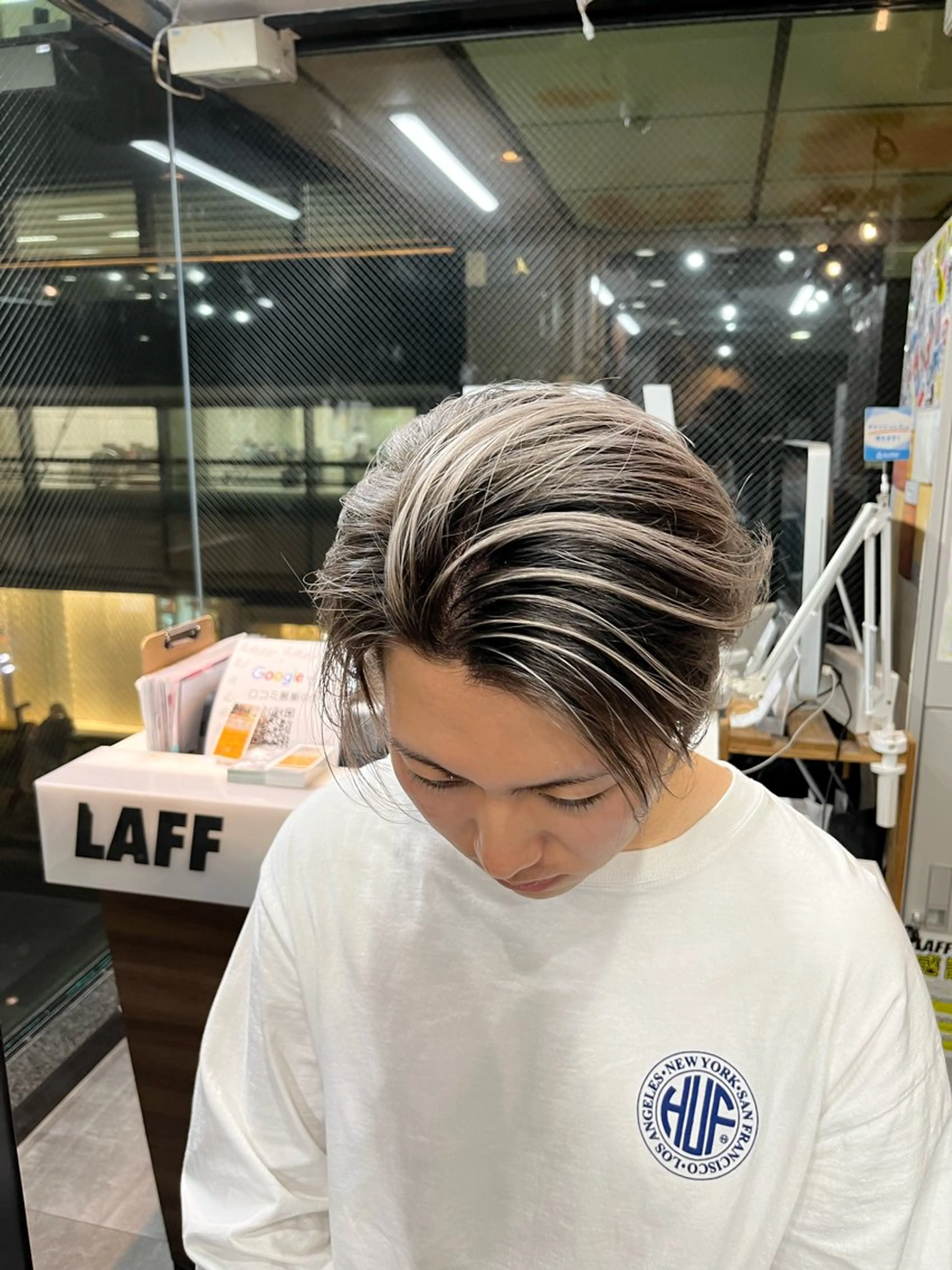 カラー メンズ メンズメッシュ メッシュ LAFF所属・大阪ハイトーン ひらり💜のヘアスタイル