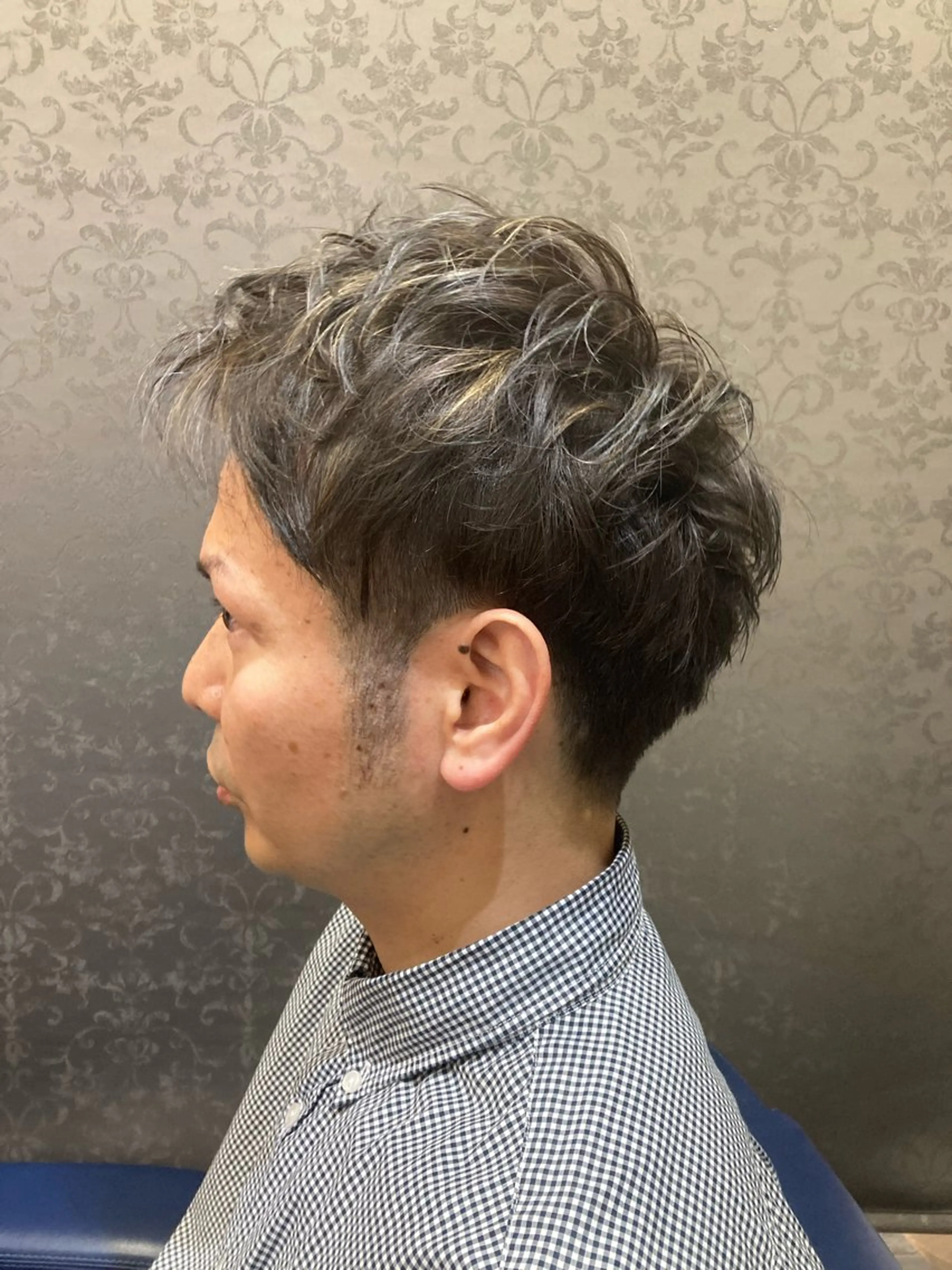 カラー メンズ メンズメッシュ 刈り上げ メッシュ ルピナス中田店長 山口大地のヘアスタイル