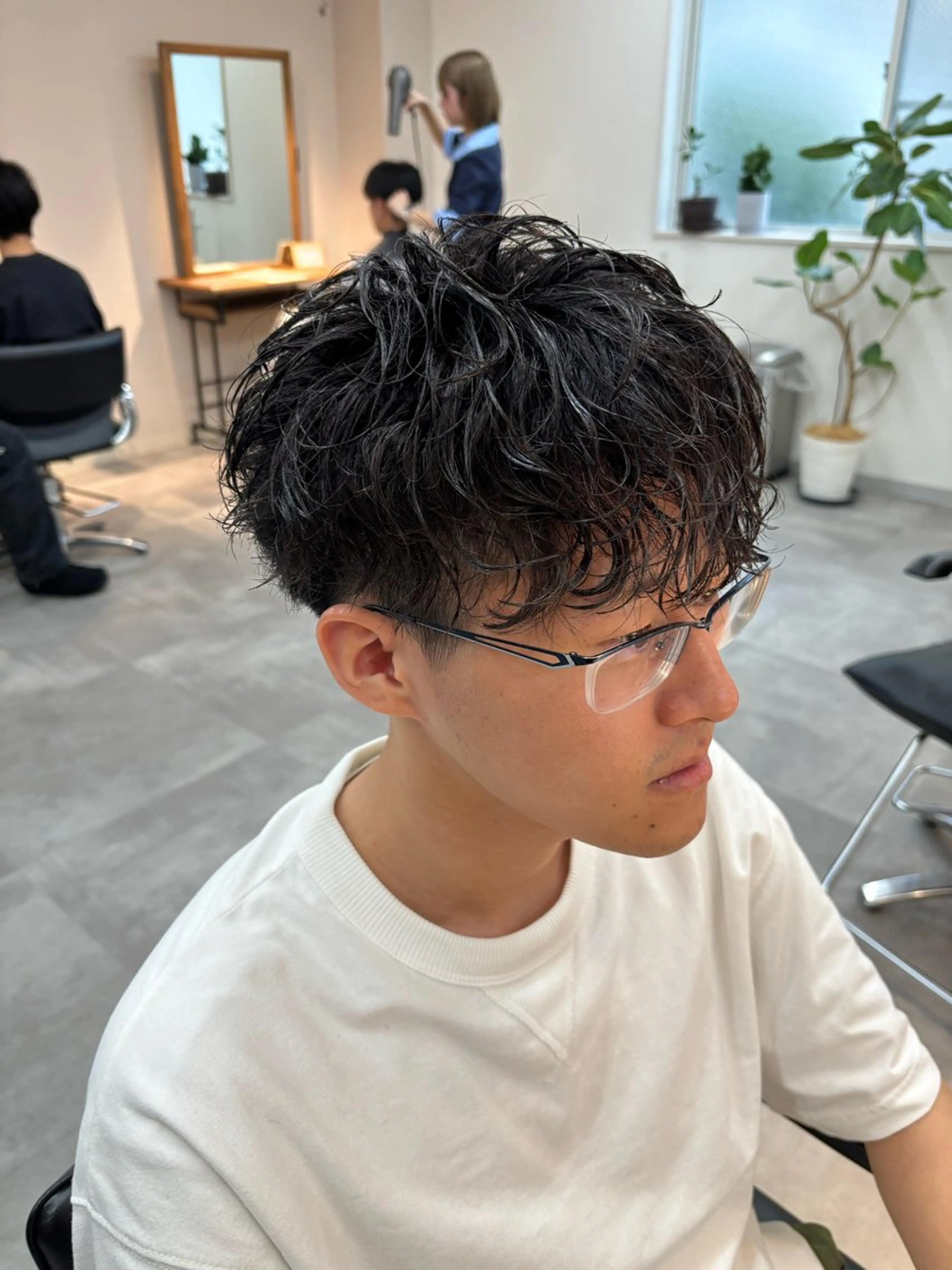 パーマ メンズ メンズパーマ 波巻きパーマ カット パーマ フェザーパーマ/韓国 /メンズカット保立のヘアスタイル