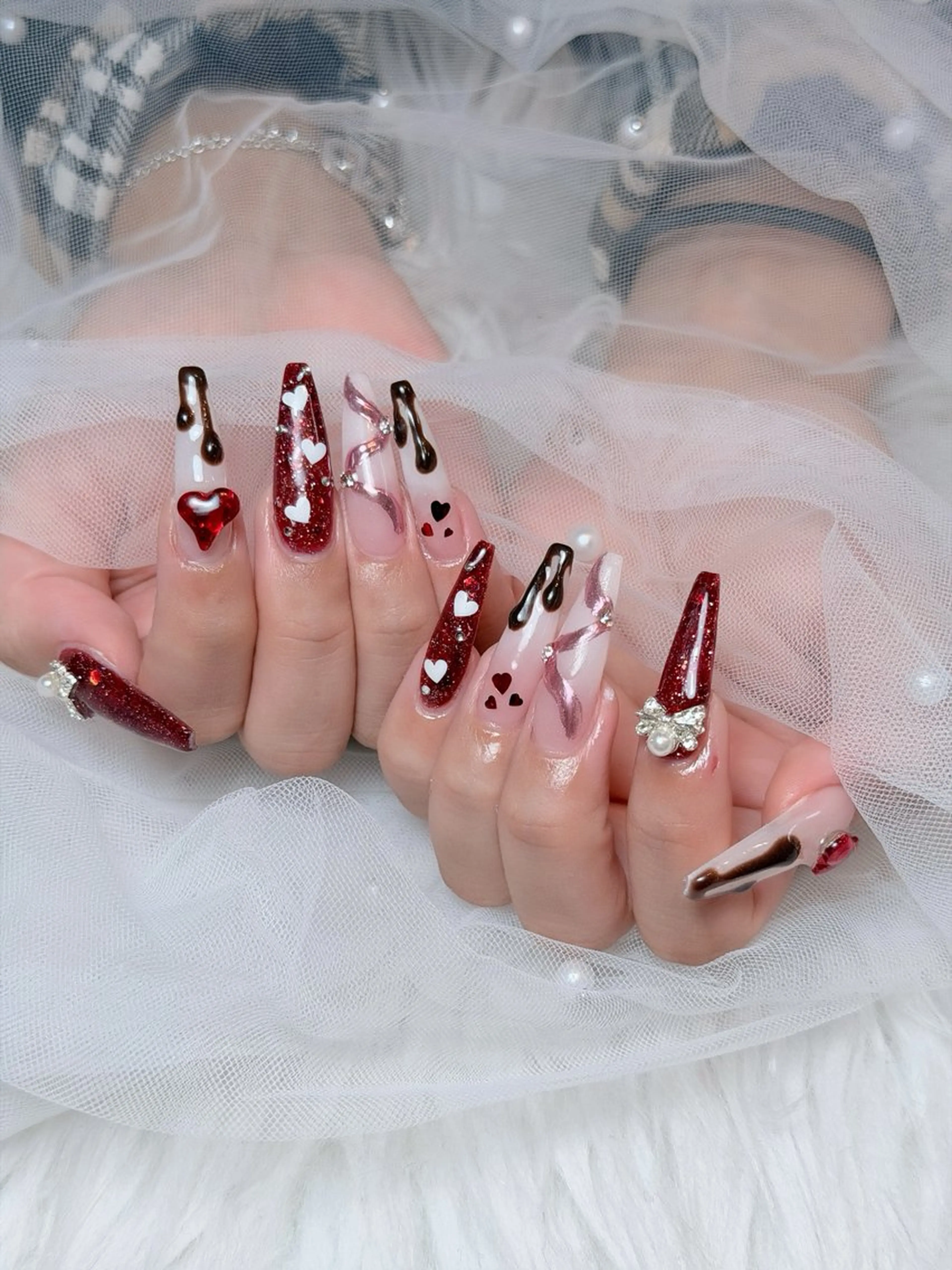 ネイル オーロラネイル ボルドー ブラウン 氷ネイル・うるうるネイル キラキラネイル ハンドネイル Julli ジュリのネイルデザイン