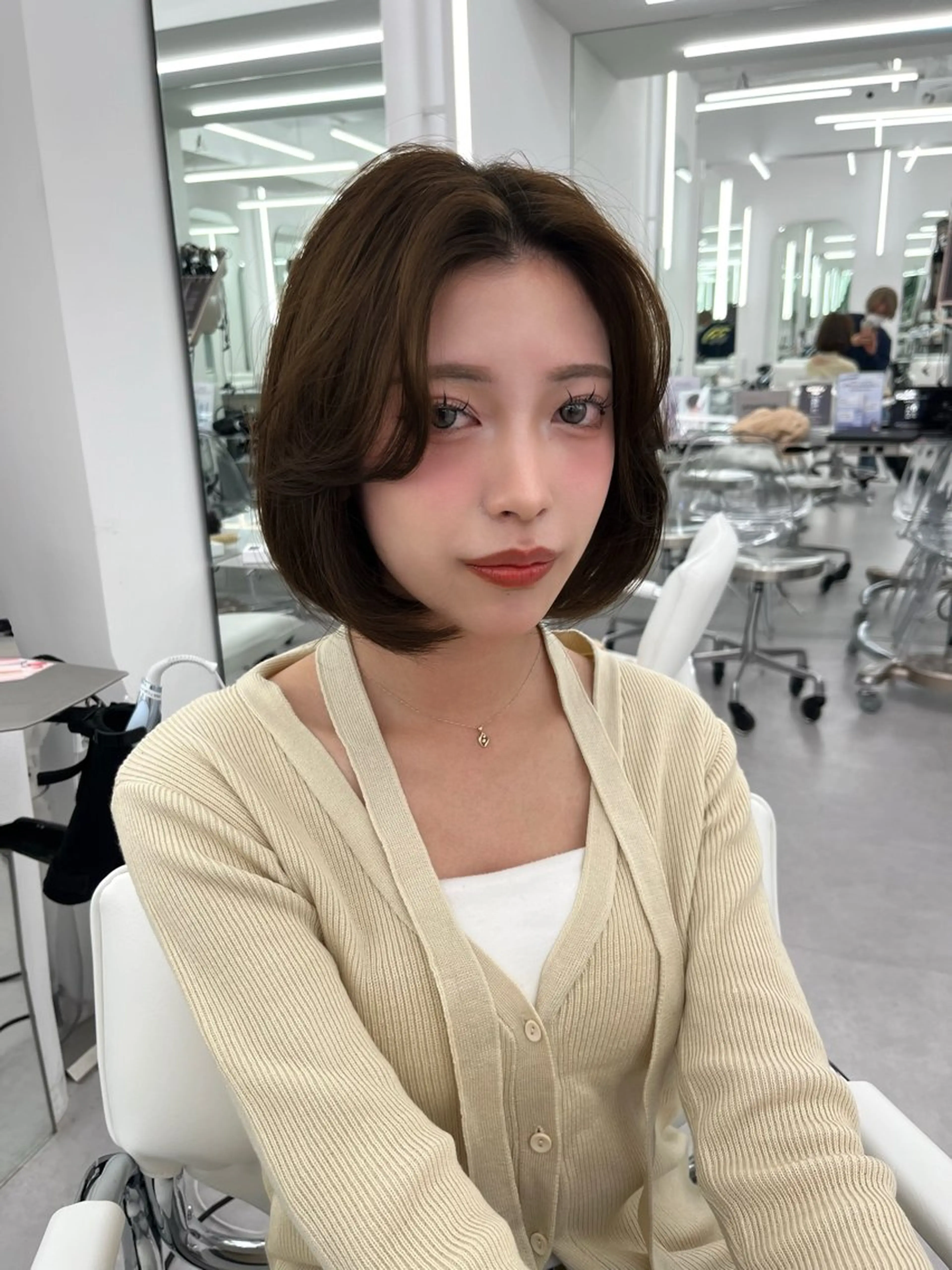 カラー ベージュカラー ブラウンカラー ブラウンベージュ 透明感カラー✨🩵 韓国ヘアkanatoのヘアスタイル