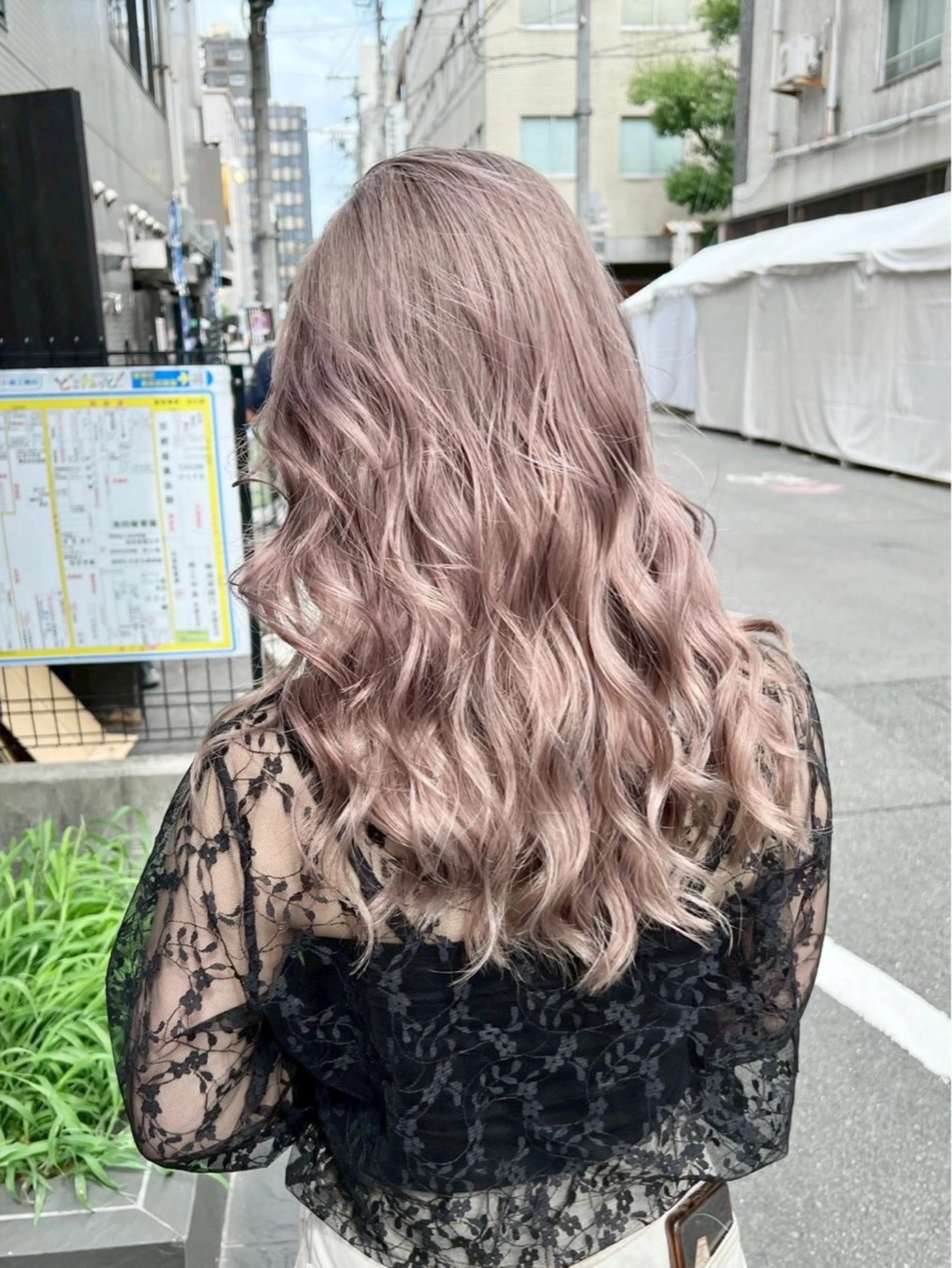 セミロング カラー ヘアカラー SEINA️️/烏丸 ブリーチ/ハイトーンのヘアスタイル