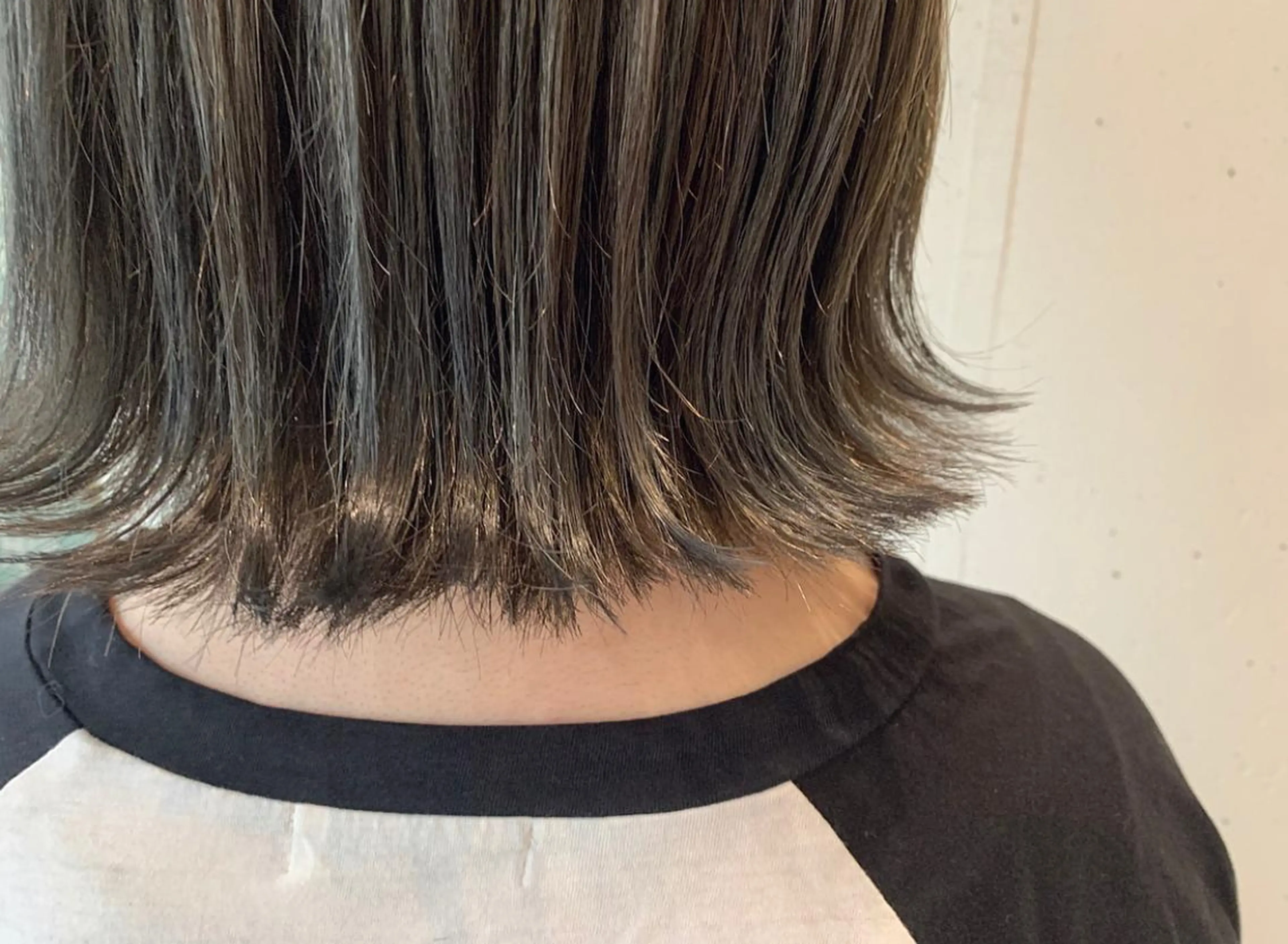 ショート カラー ブリーチ たかいわ みきのヘアスタイル