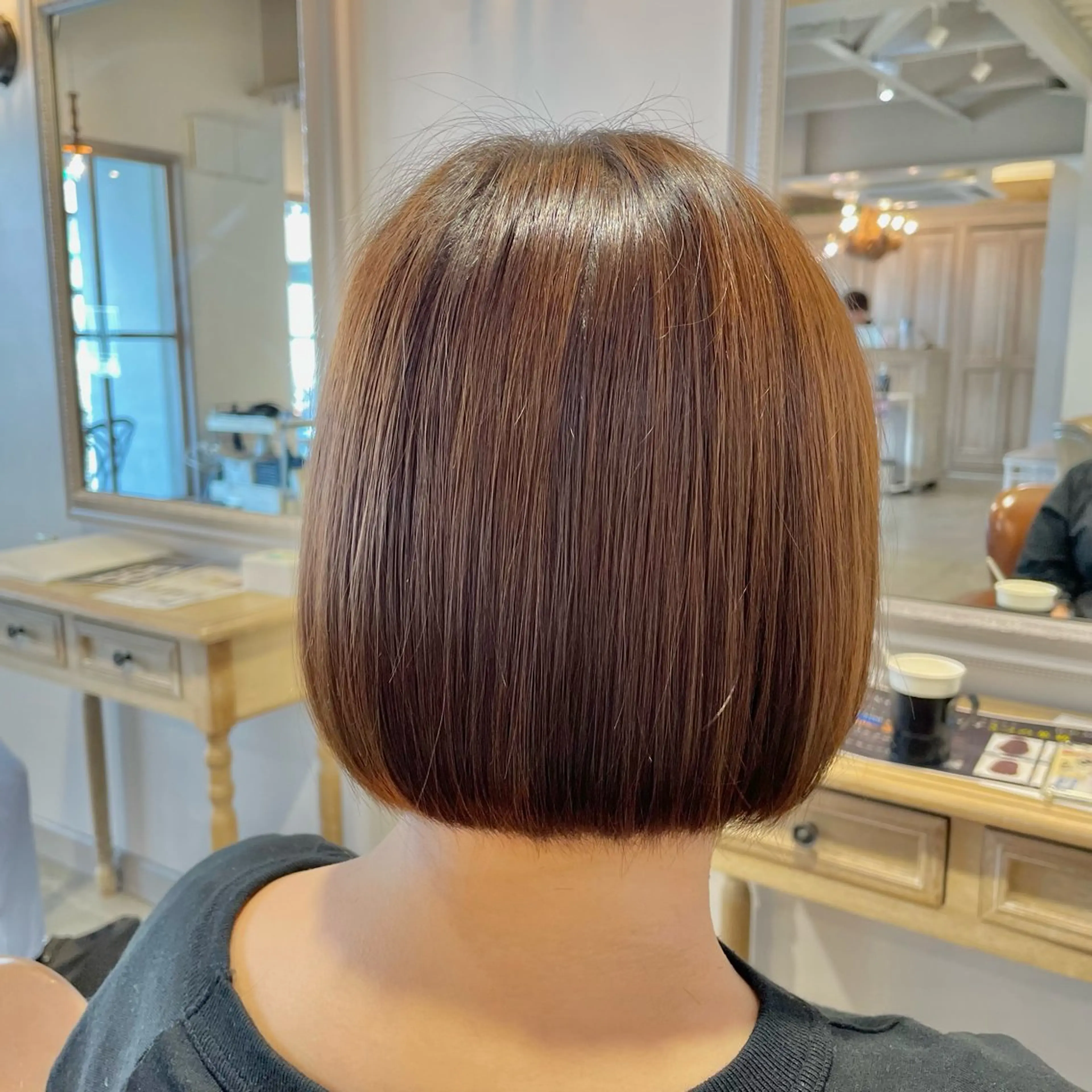 ショート カラー ボブ 酸性ストレート ヘアカラー 縮毛矯正 【脱白髪染め】【髪質 改善】仲井槙一のヘアスタイル