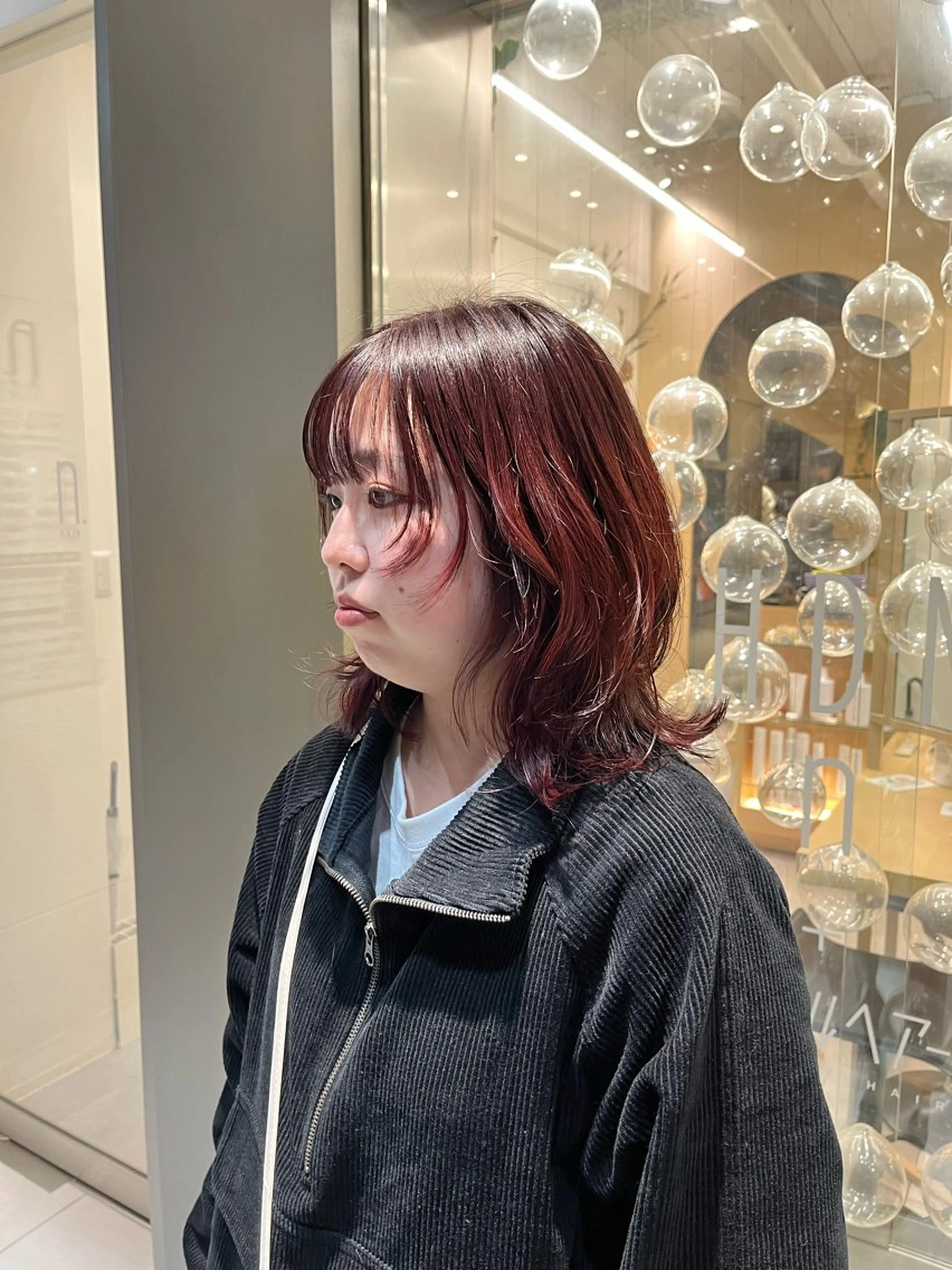 セミロング カラー ヘアアレンジ 山下 とよかのヘアスタイル