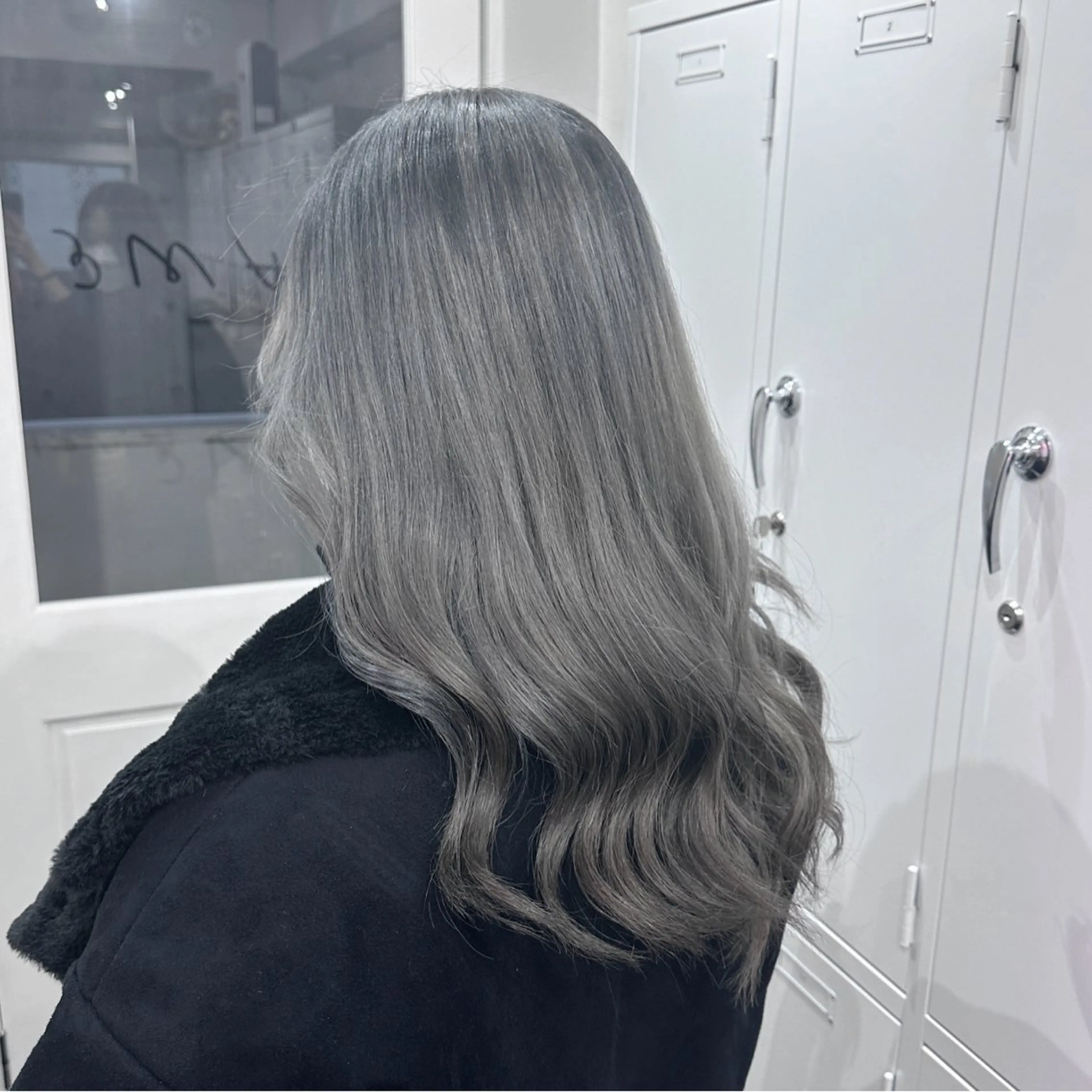 ミディアム カラー ハイトーン/ウルフ /エクステ/ましろのヘアスタイル