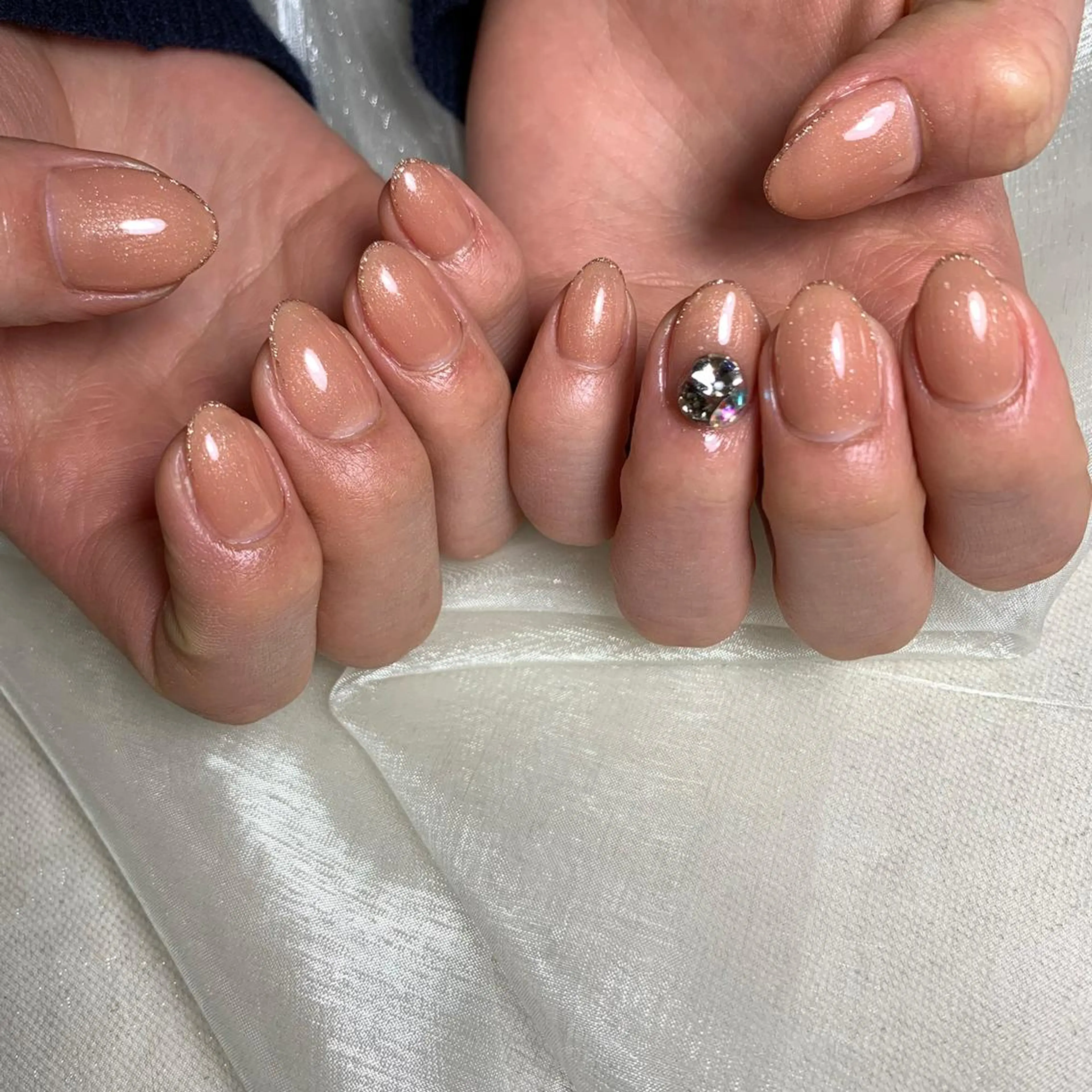 ネイル repos~ルポ~所属・里見 麗のネイルデザイン