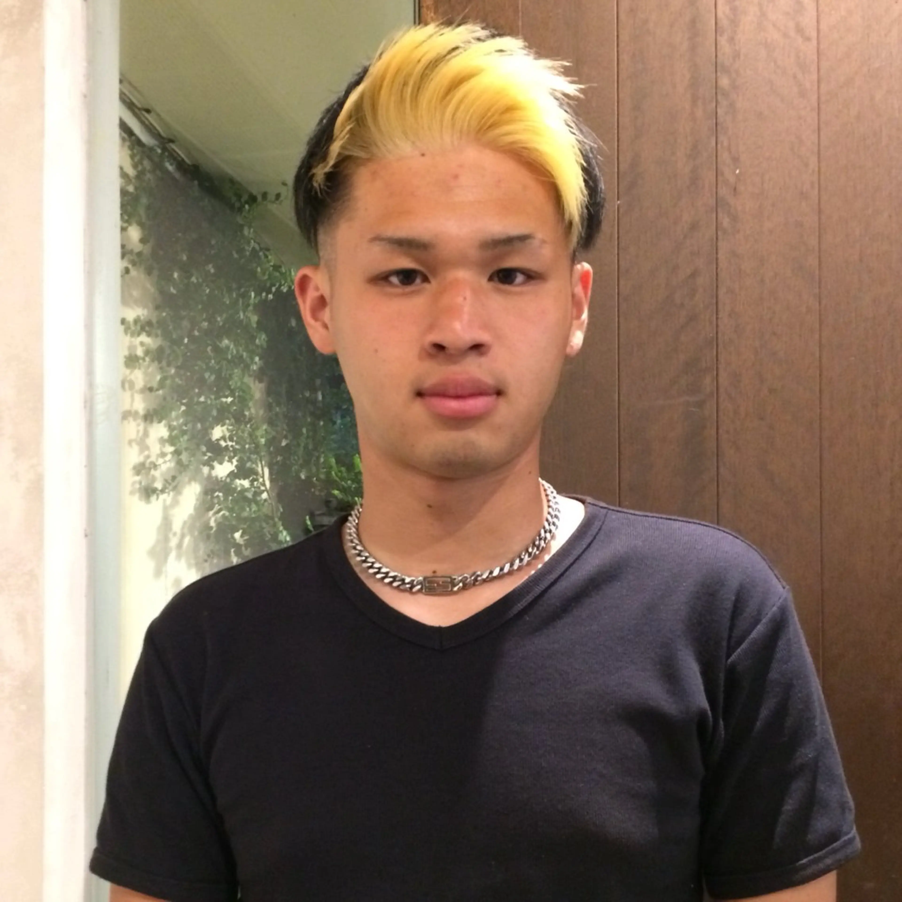 ショート カラー ブリーチ ヘアカラー riff design labo所属・Fuka 大阪狭山市美容室のヘアスタイル