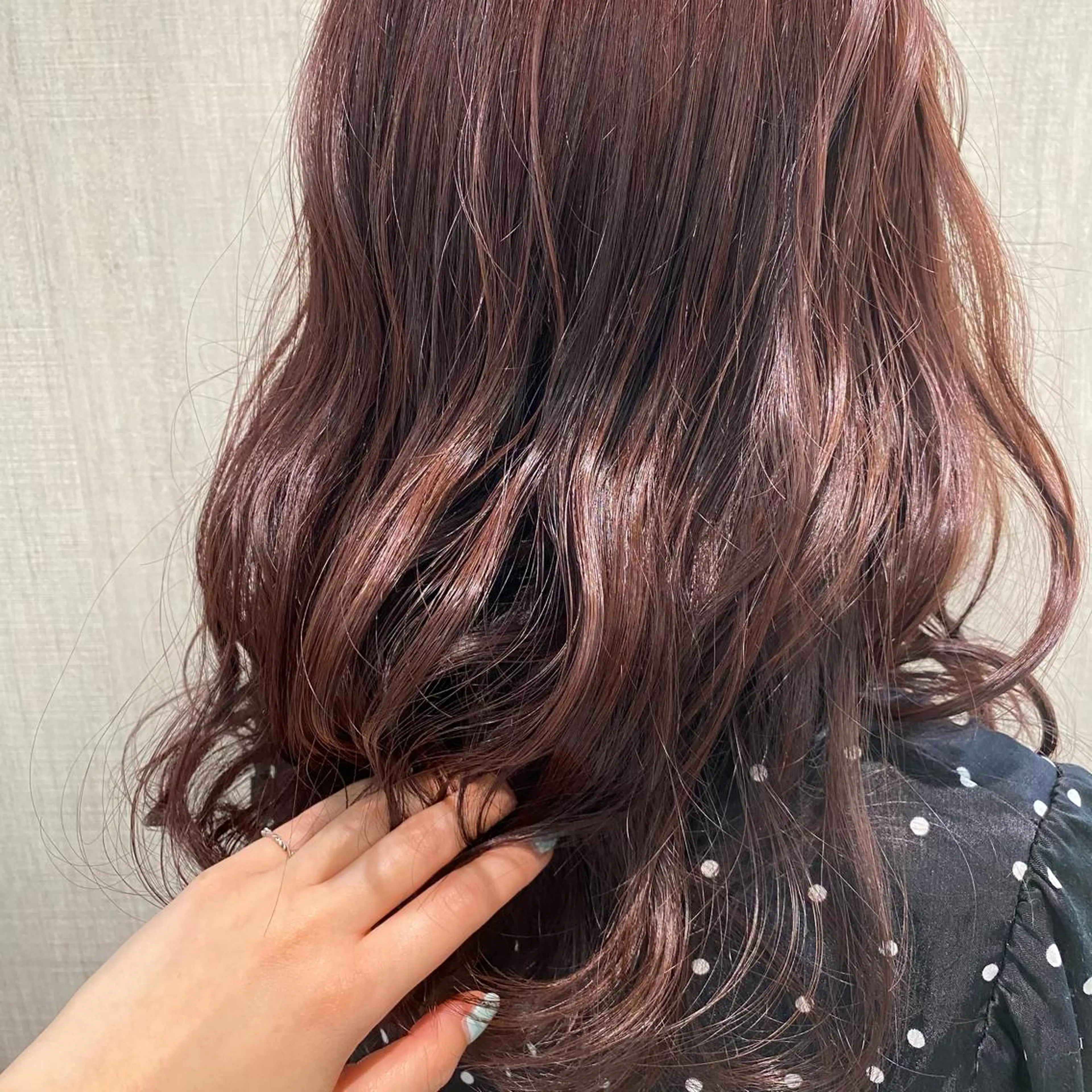 セミロング カラー カット ヘアカラー トリートメント 🫧透け感⋆艶髪💎 山口アヤカのヘアスタイル