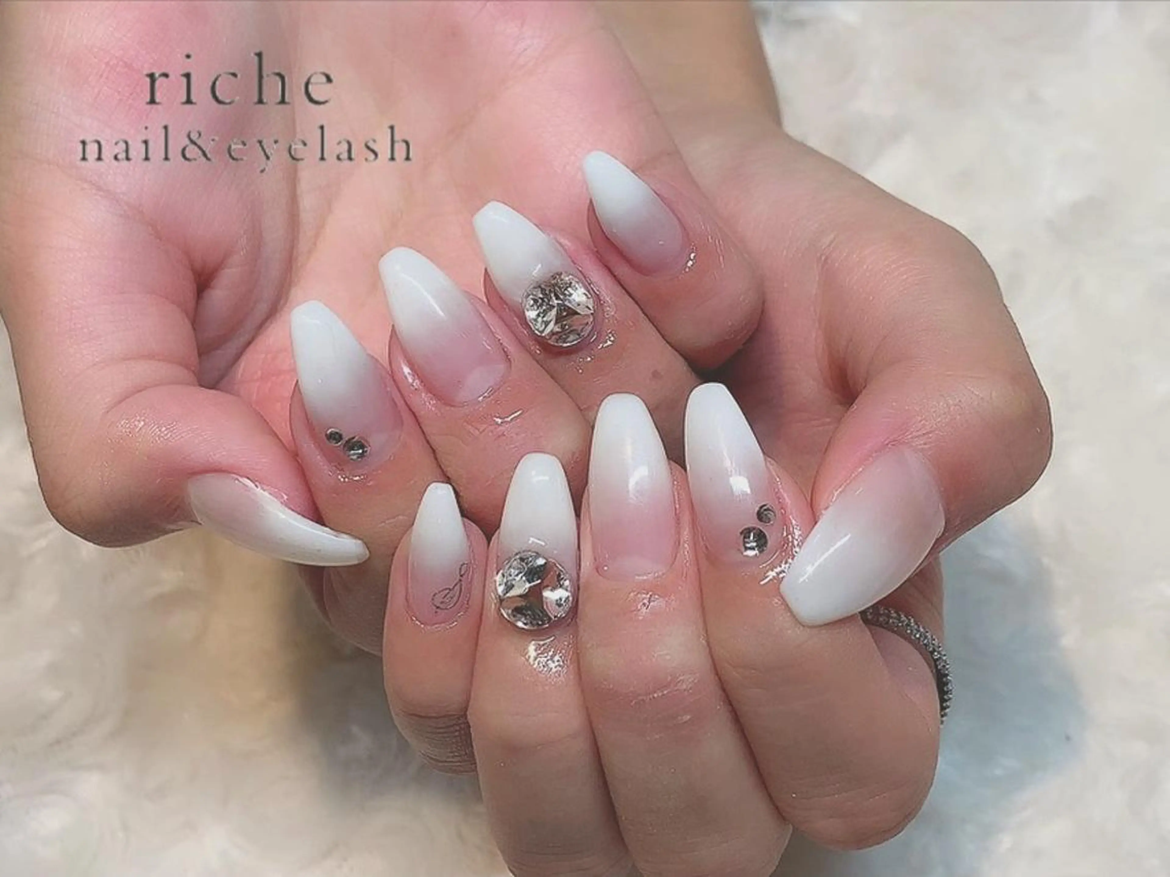 ネイル アートネイル ストーンネイル K. Misakiのネイルデザイン