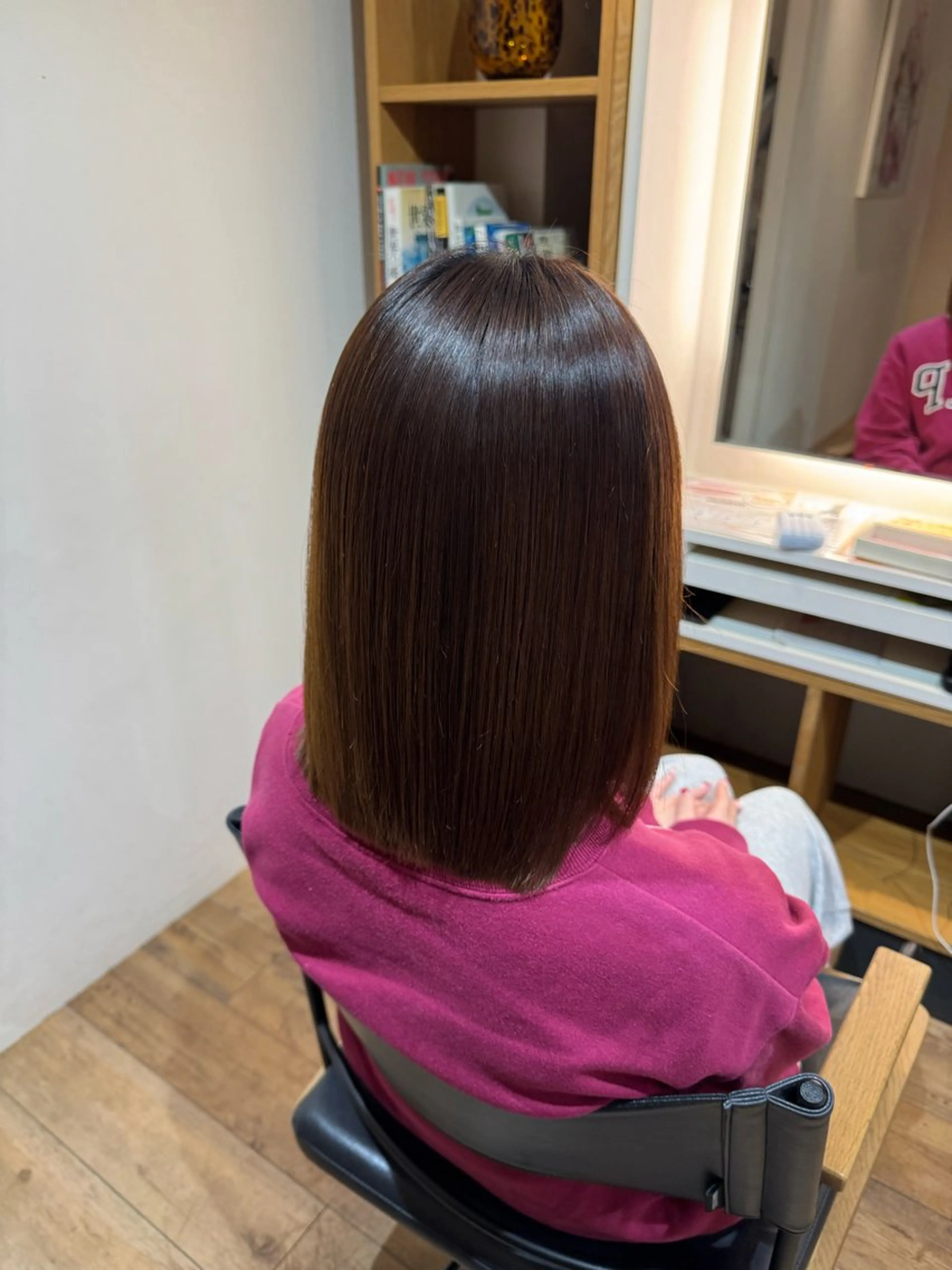 セミロング カット 縮毛矯正 トリートメント afloatkobe所属・美髪/髪質改善 川口凌弥のヘアスタイル