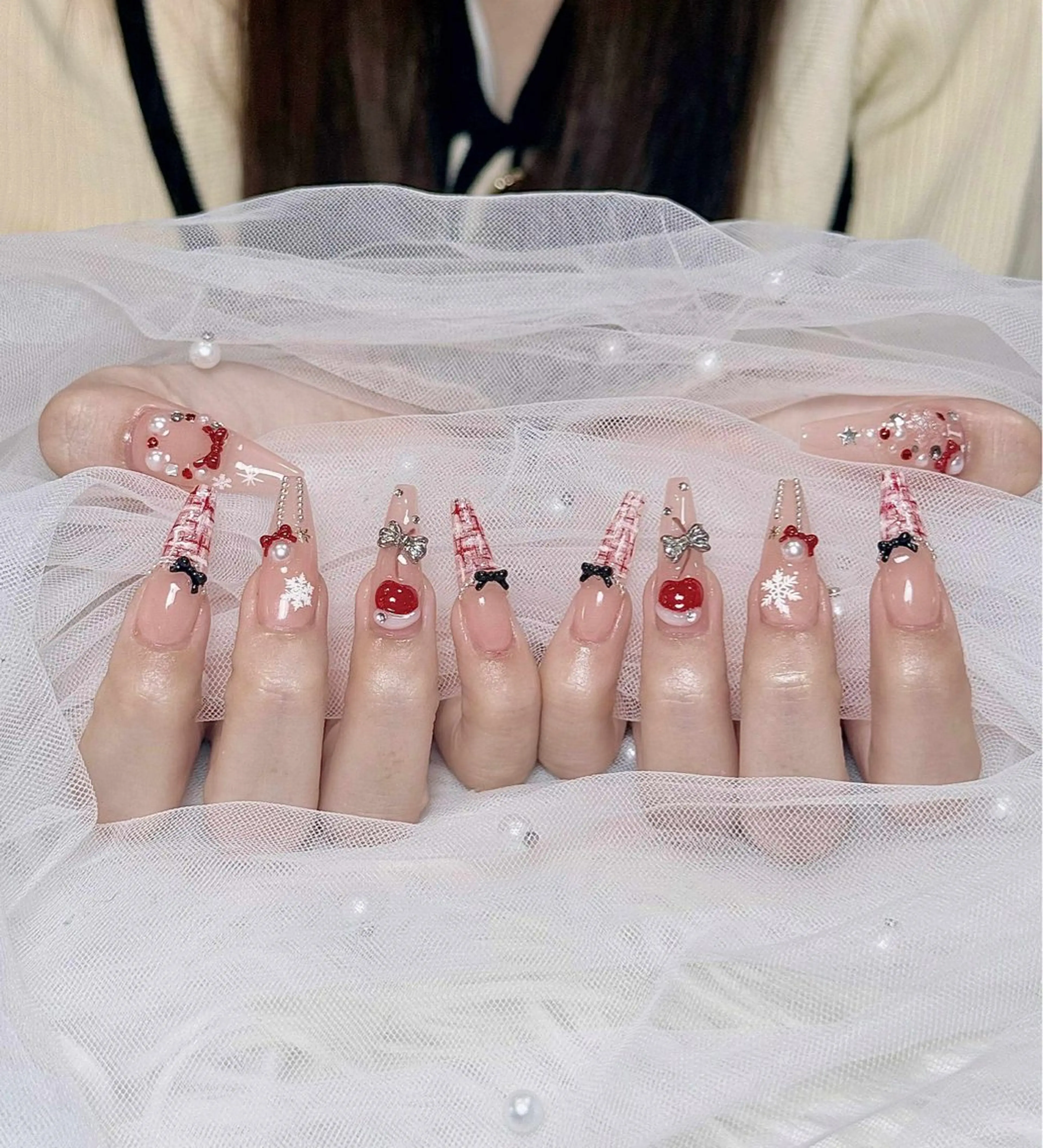 ネイル オーロラネイル ボルドー ブラウン 氷ネイル・うるうるネイル キラキラネイル ハンドネイル Julli NailStudioのネイルデザイン