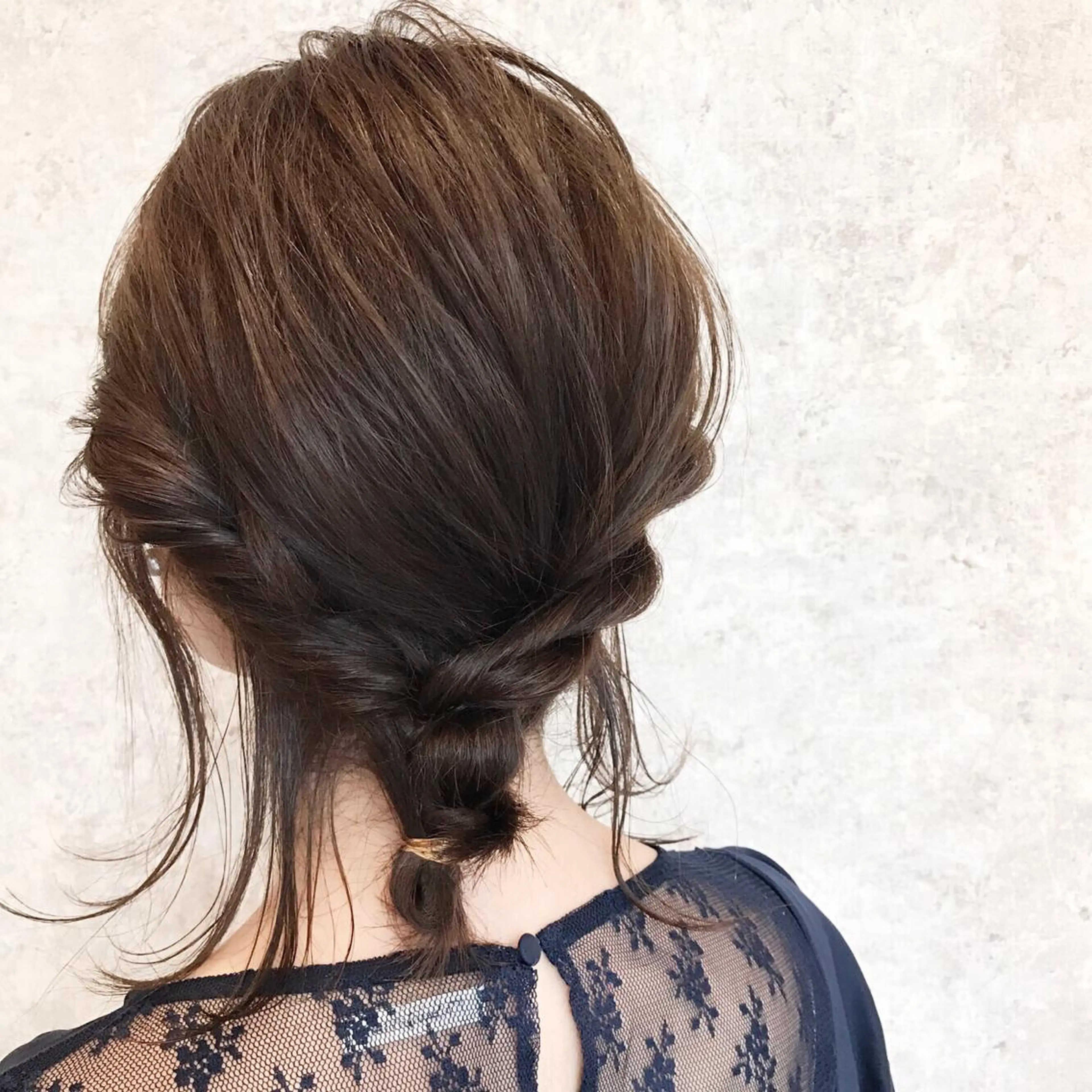 ミディアム カラー ヘアアレンジ HARUNA🤍 大人ショートヘアのヘアスタイル