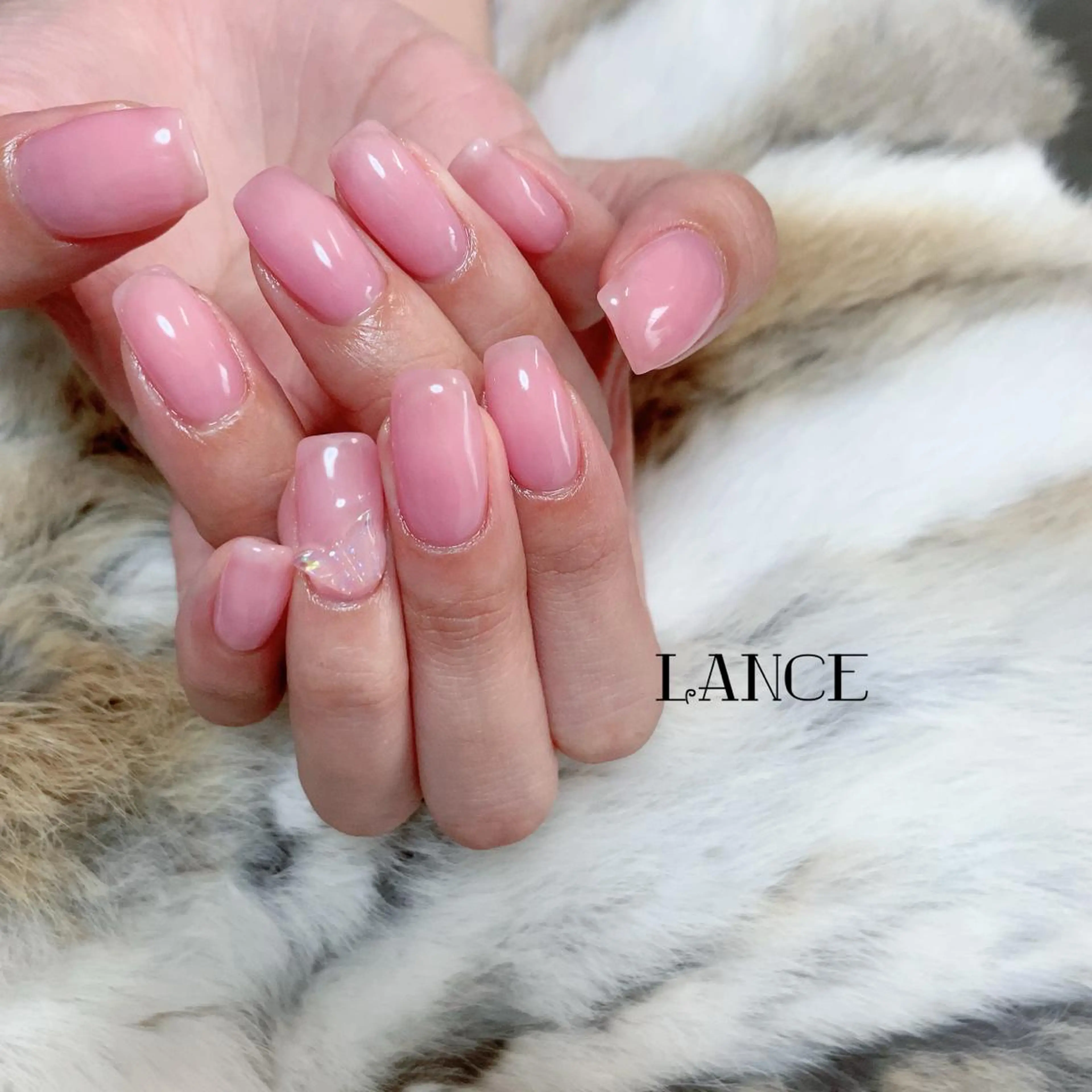 ミディアム ネイル オーロラネイル フットネイル フレンチネイル グラデーション キラキラネイル Lance nailのネイルデザイン