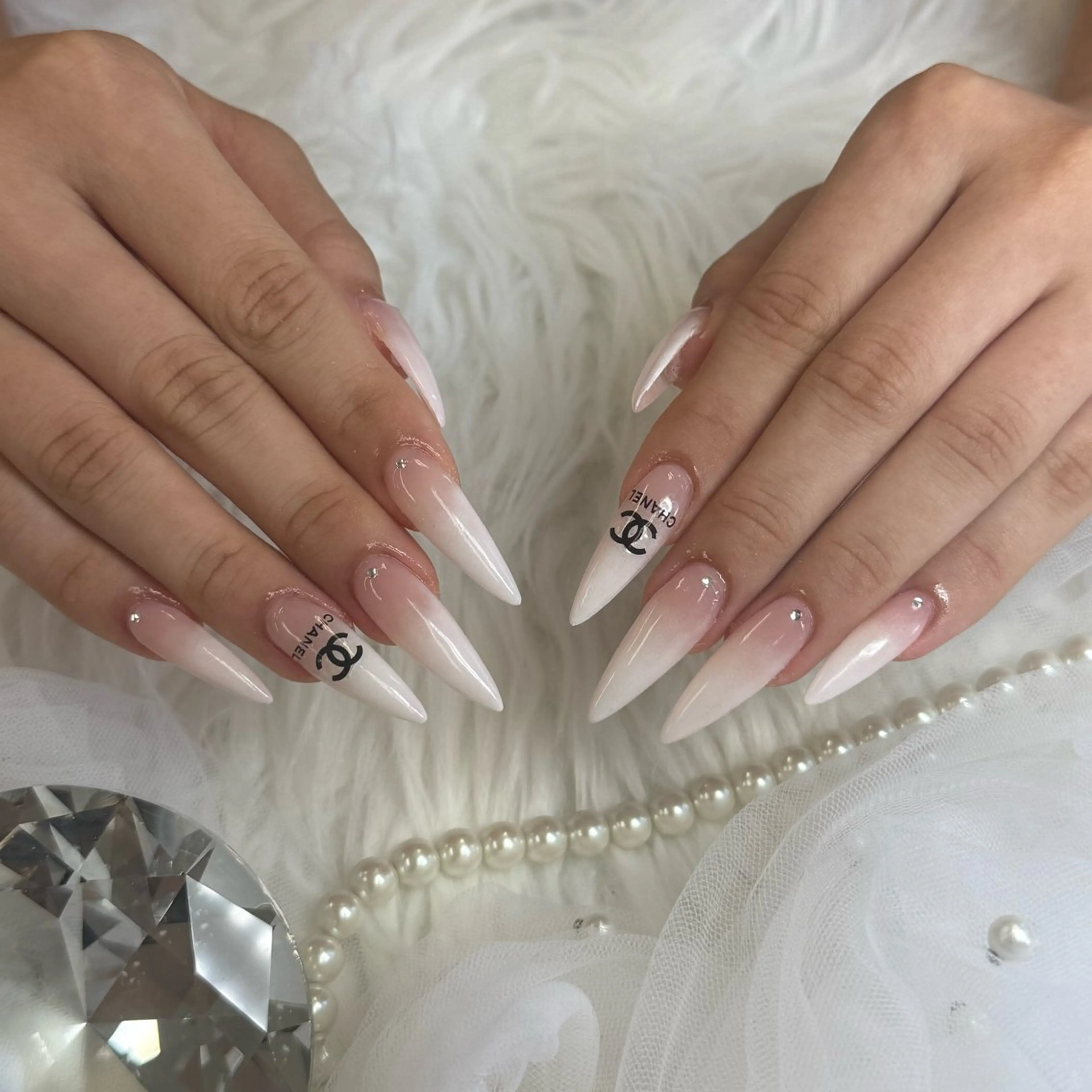 ネイル ハンドネイル EmaNail 枚方店所属・emanail枚方店 yumaのネイルデザイン