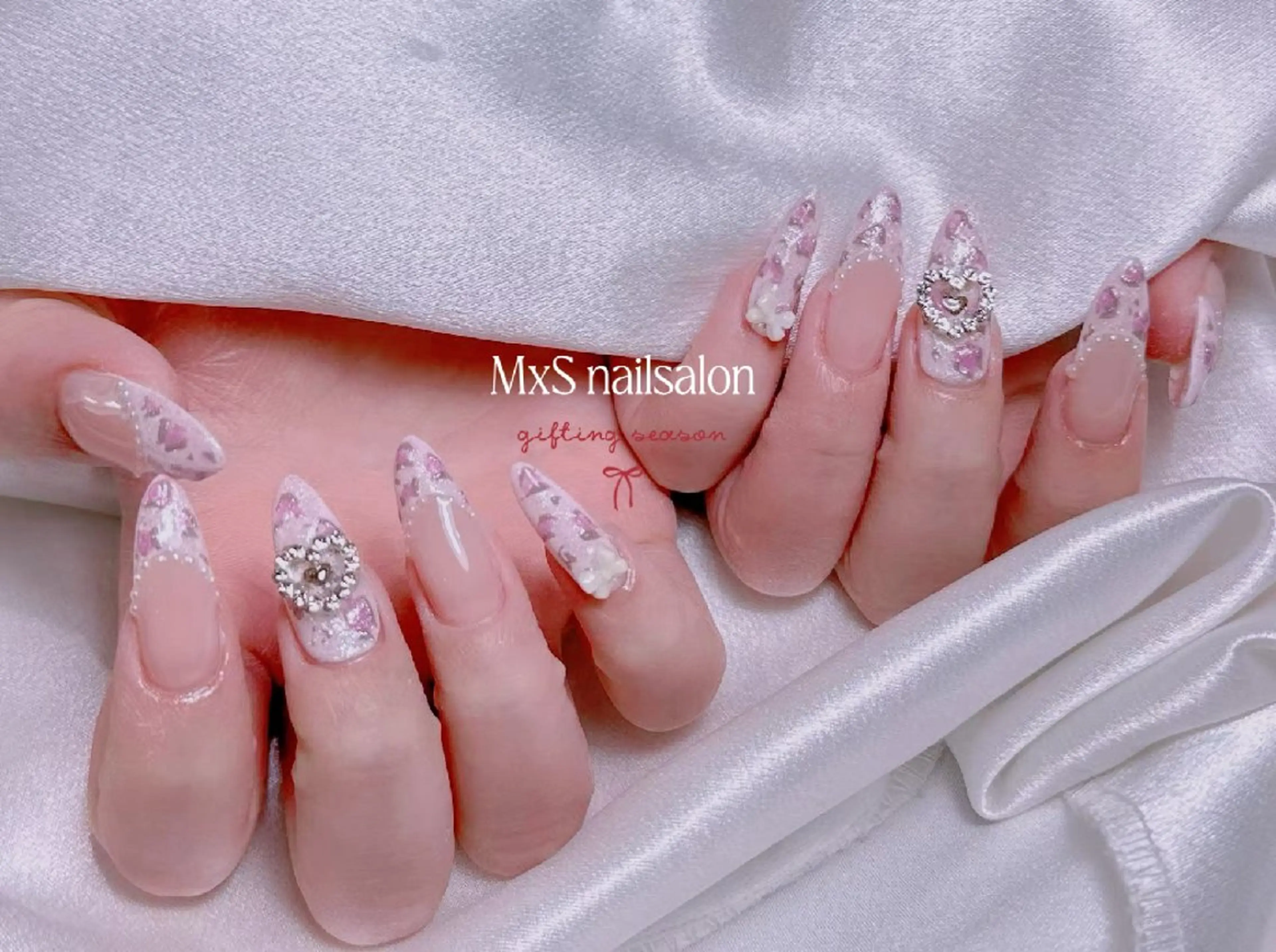 ネイル ジェルネイル 韓国ネイル マグネットネイル パラジェル ワンホンネイル ハンドネイル ハンドケア MxS Nail(長さだし/フィルイン/マグネット/韓国ネイル/ワンホンネイル/ワンカラー)所属・MxS リィリィのネイルデザイン