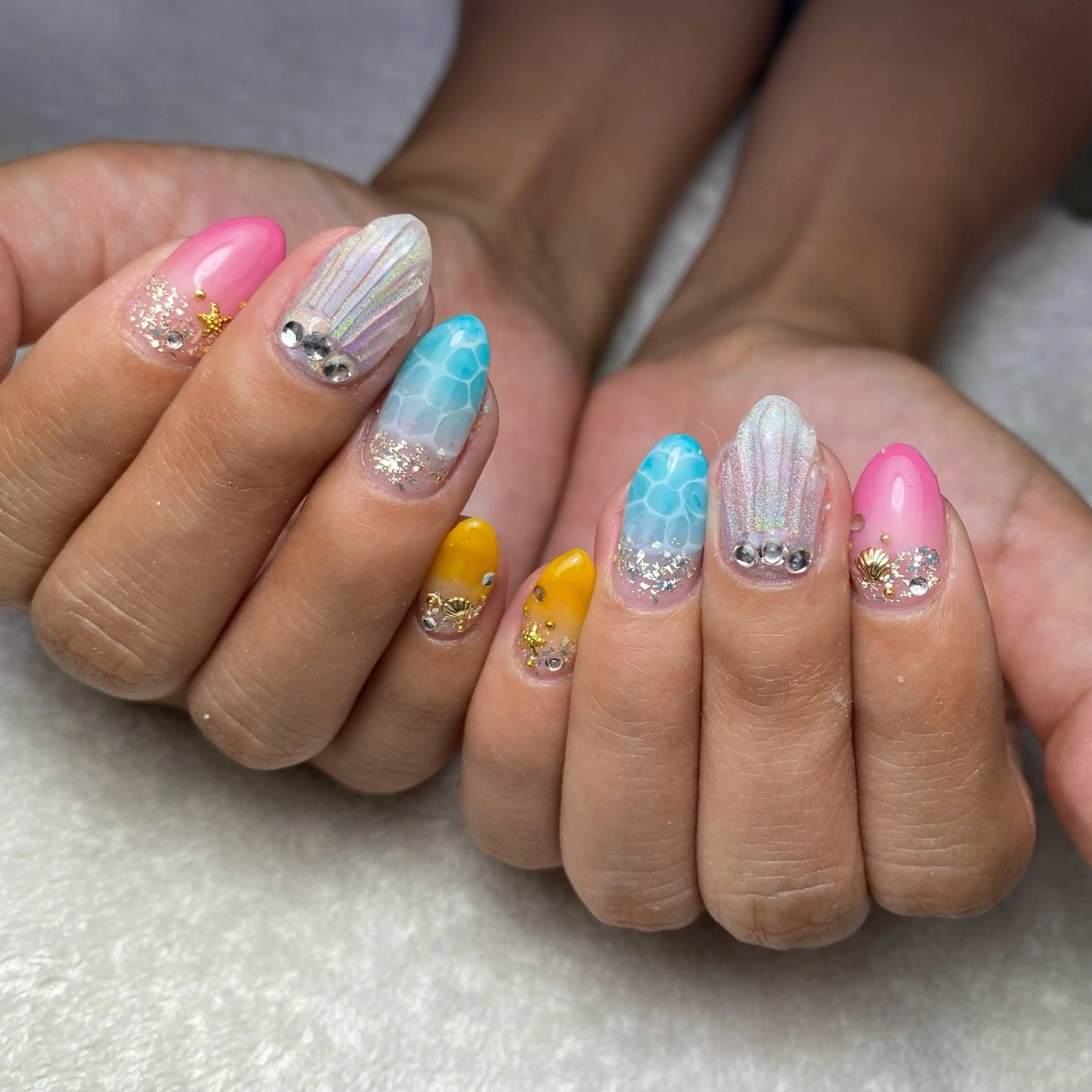 ネイル 夏ネイル ハンドネイル COCO+所属・COCO +のエステ・リラクイメージ