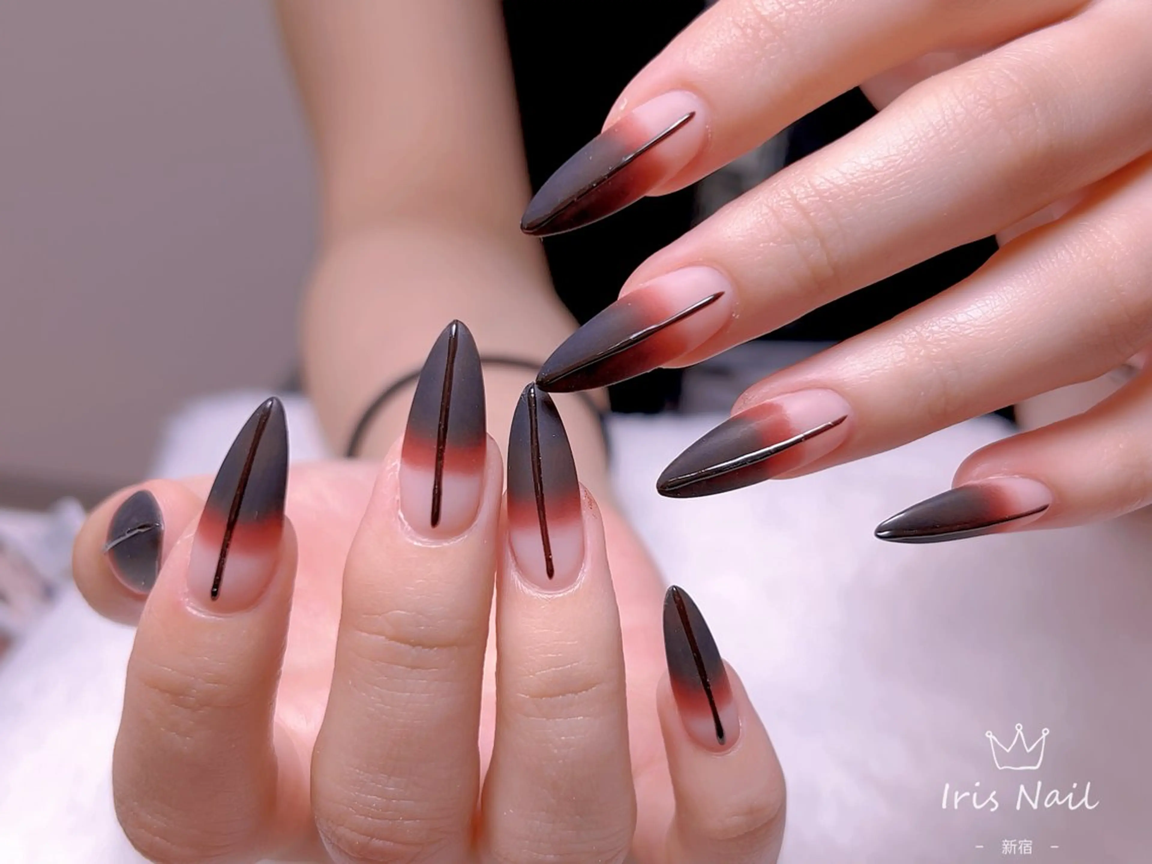 ネイル フレンチネイル ジェルネイル グラデーション 韓国ネイル マグネットネイル ハンドネイル 【長さ出し】 IRIS NAILのネイルデザイン