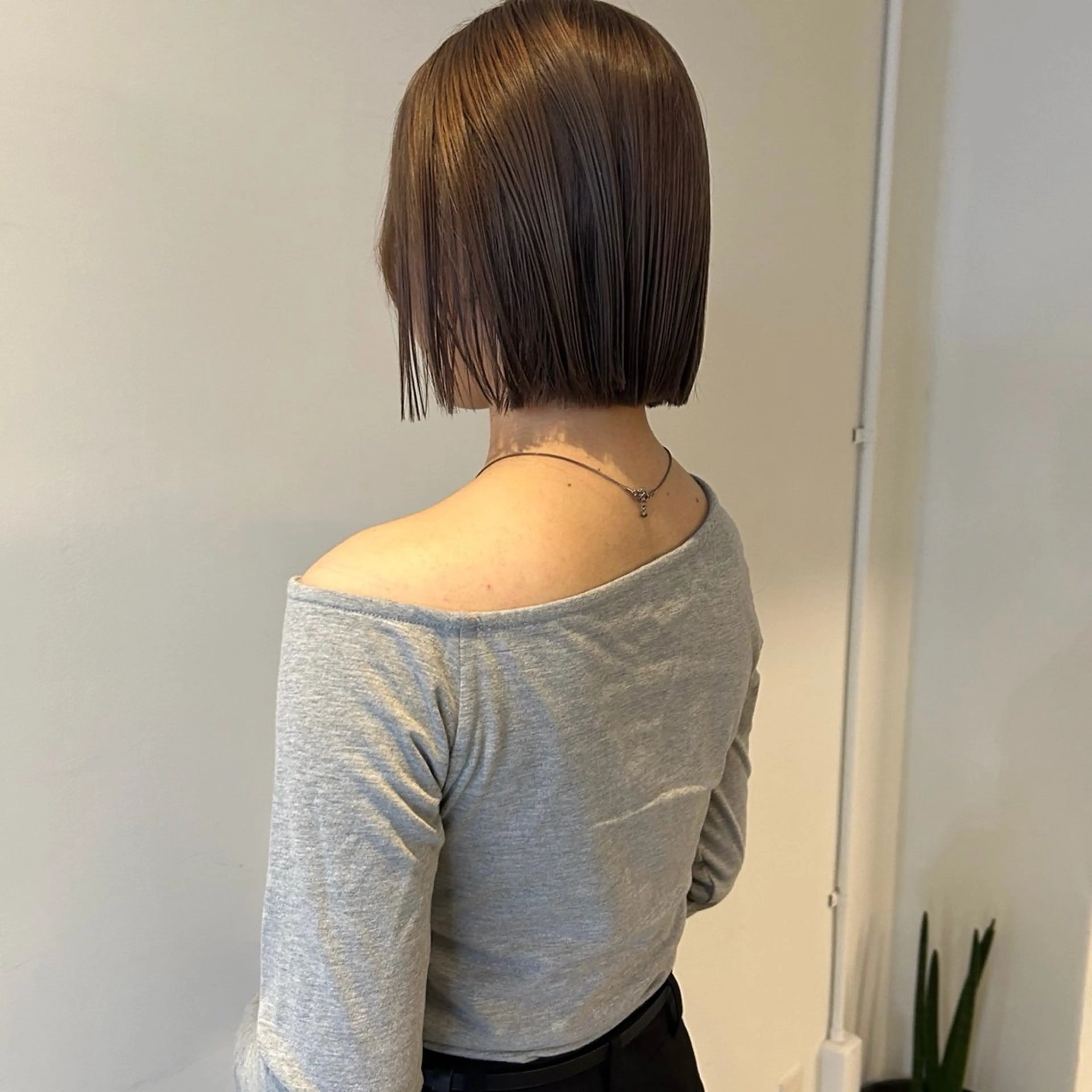 ミディアム カラー 透明感カラー 顔まわりレイヤー 顔周りカット レイヤーカット カット ヘアカラー トリートメント nonoka オリーブ/グレージュのヘアスタイル