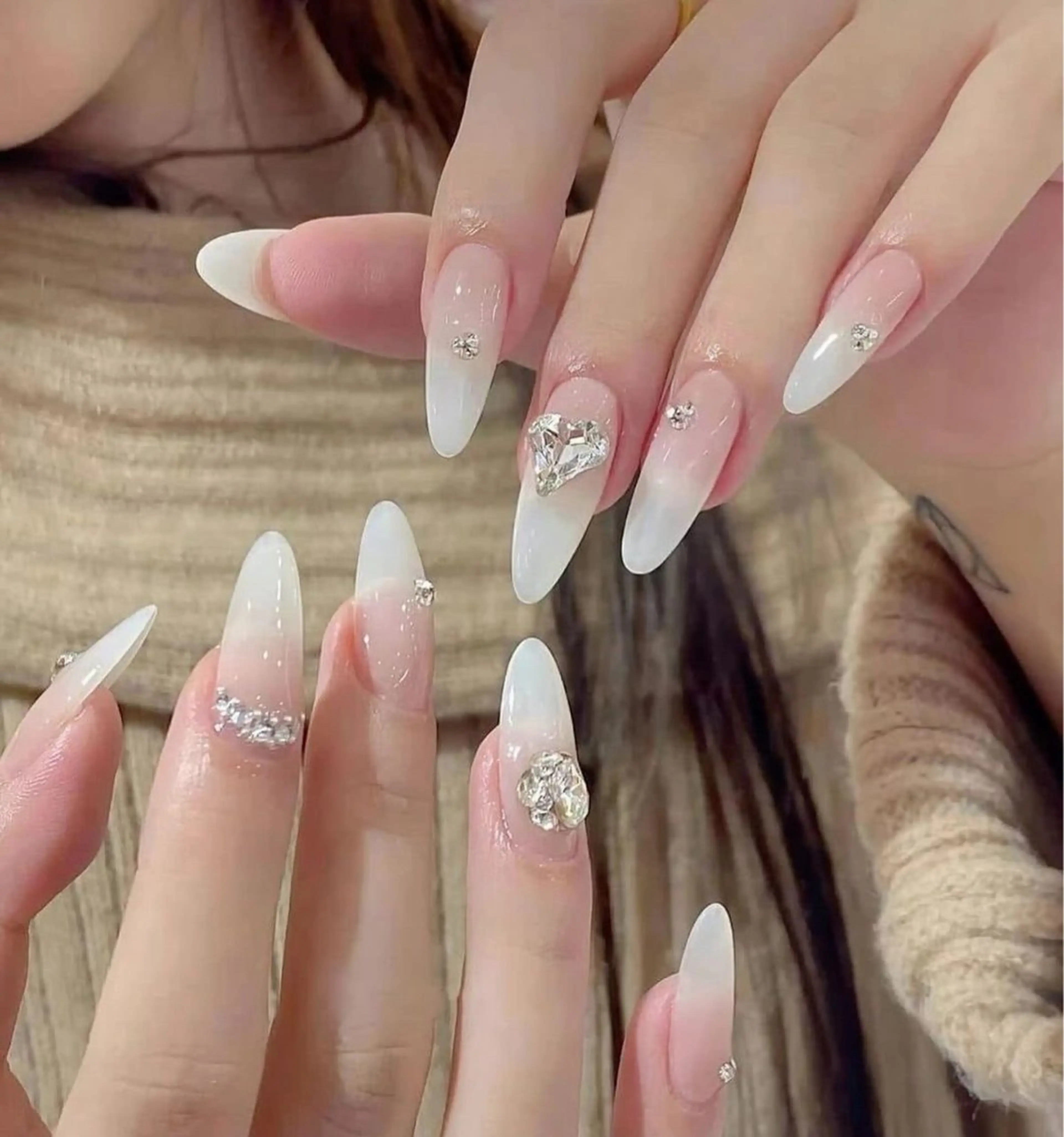 ネイル アートネイル オーロラネイル ブルー チークネイル フットネイル ハンドネイル NAILS168 新大久保店のネイルデザイン