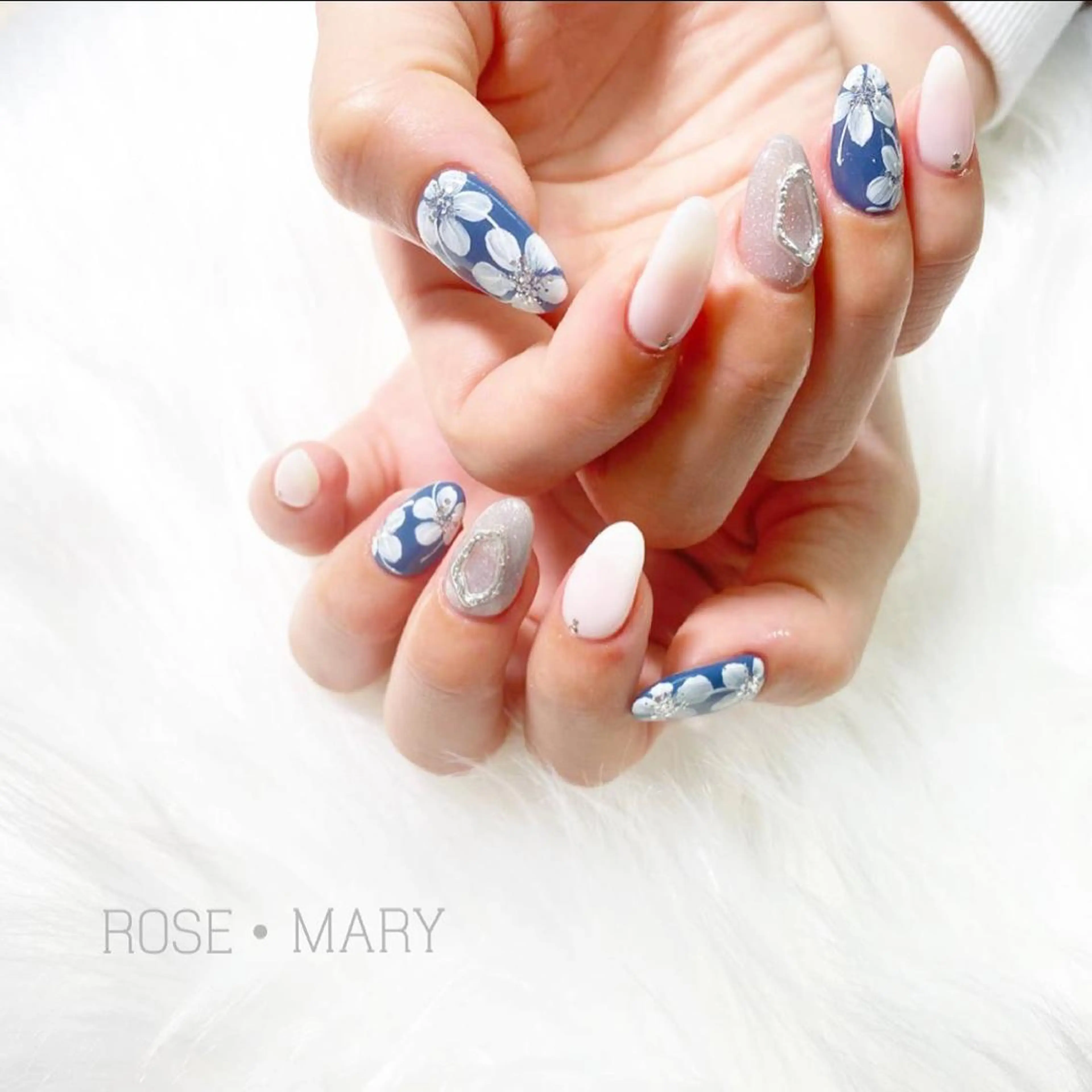 セミロング ネイル フラワーネイル ハンドネイル ROSE・ MARY 鈴木のネイルデザイン