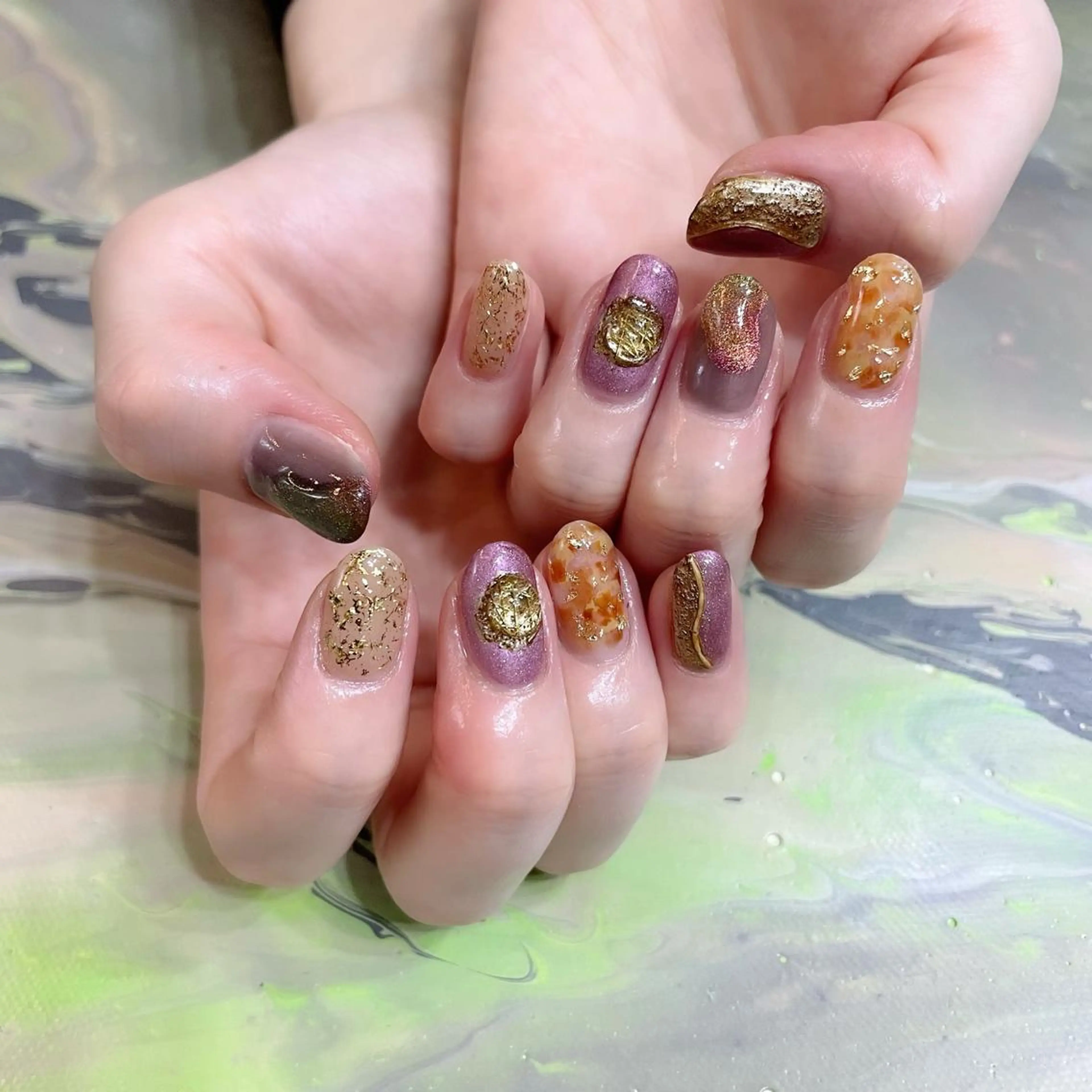 ネイル オーロラネイル 氷ネイル・うるうるネイル 韓国ネイル ミラーネイル ニュアンスネイル ハンドネイル VOLLMOND nailのネイルデザイン