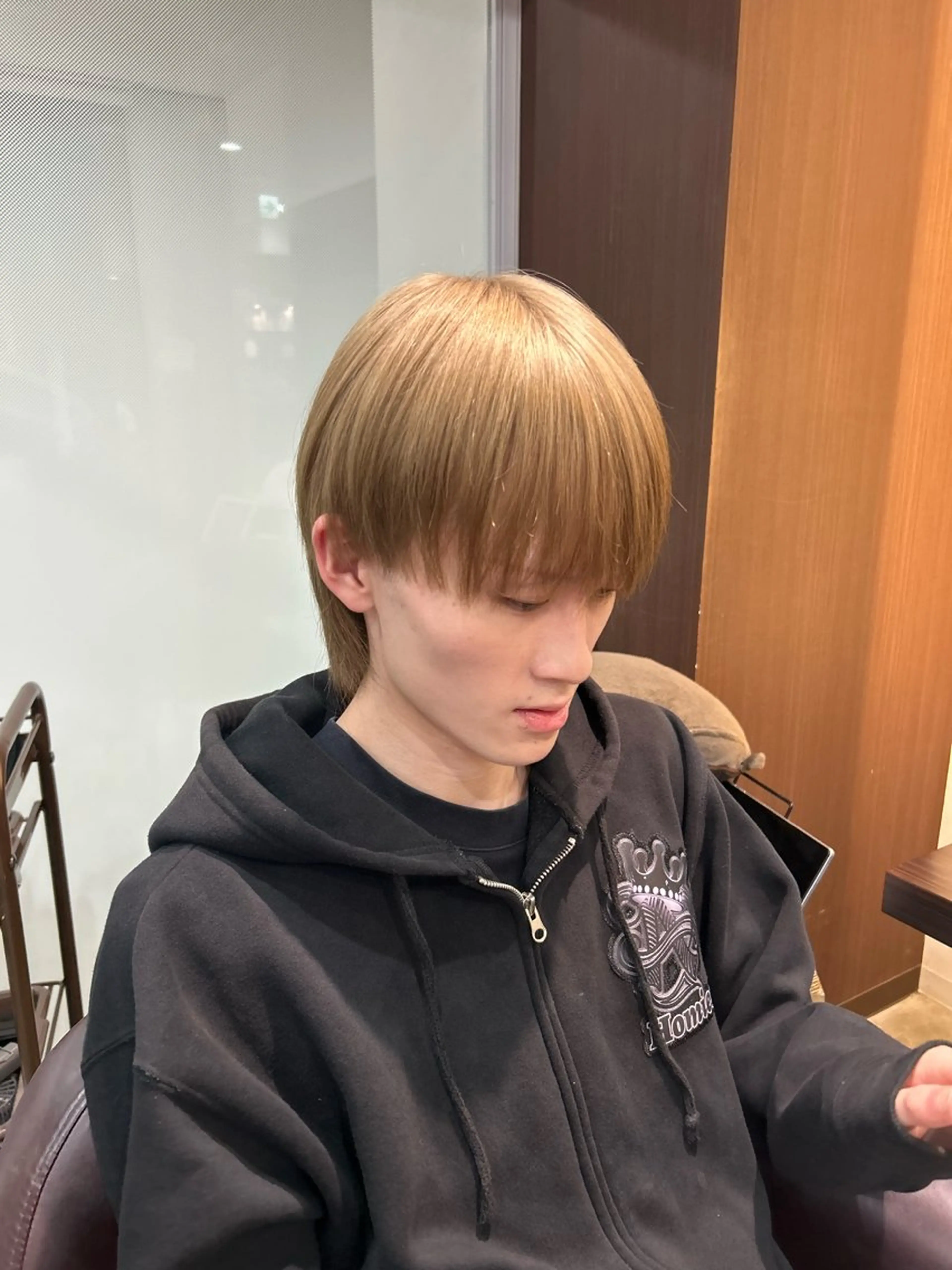 カラー メンズ メンズブリーチ ベージュカラー ブリーチ ケアブリーチ ダブルカラー ヘアカラー トリートメント 坂本奈都美 🎀のヘアスタイル