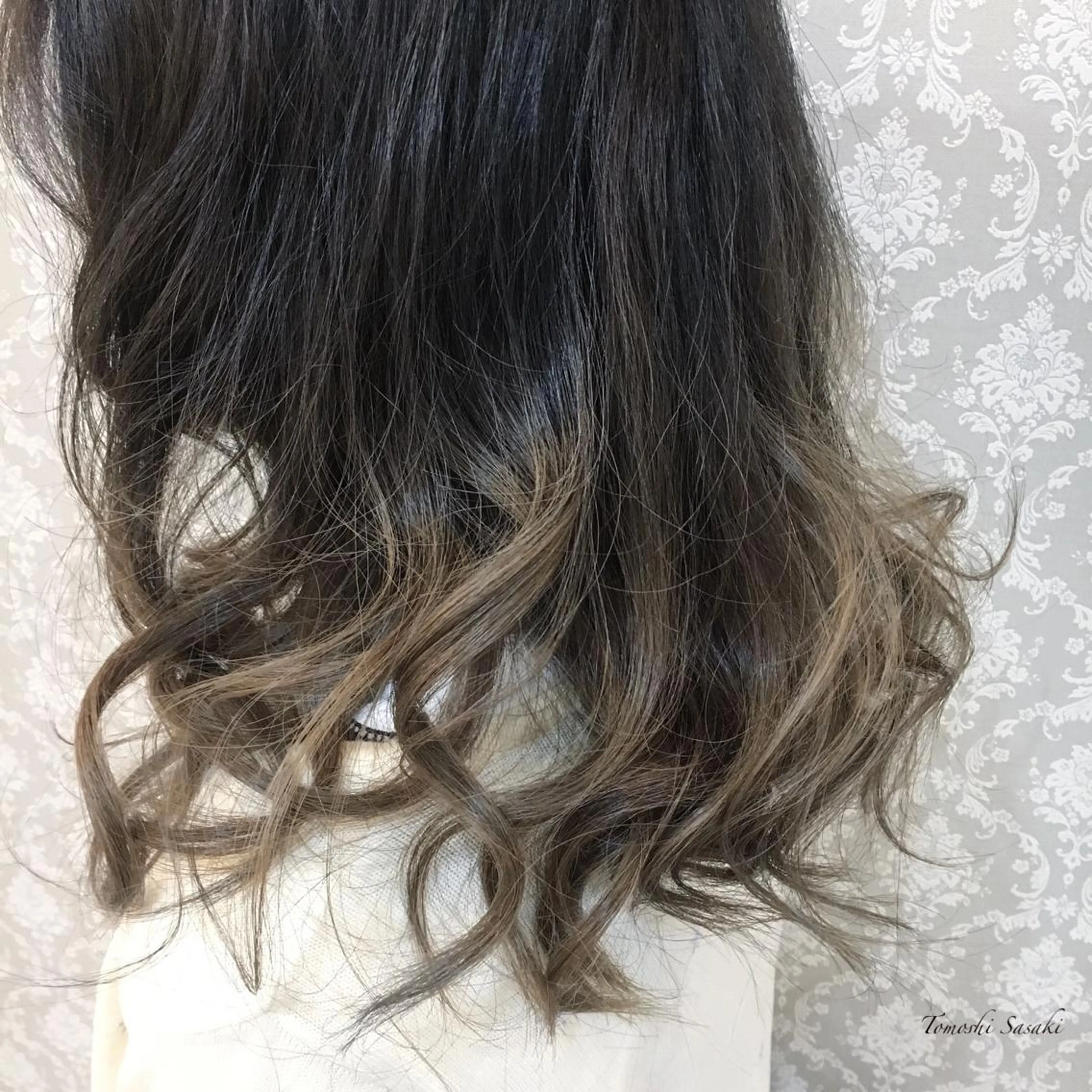 カラー グラデーションカラー ササキ トモシのヘアスタイル