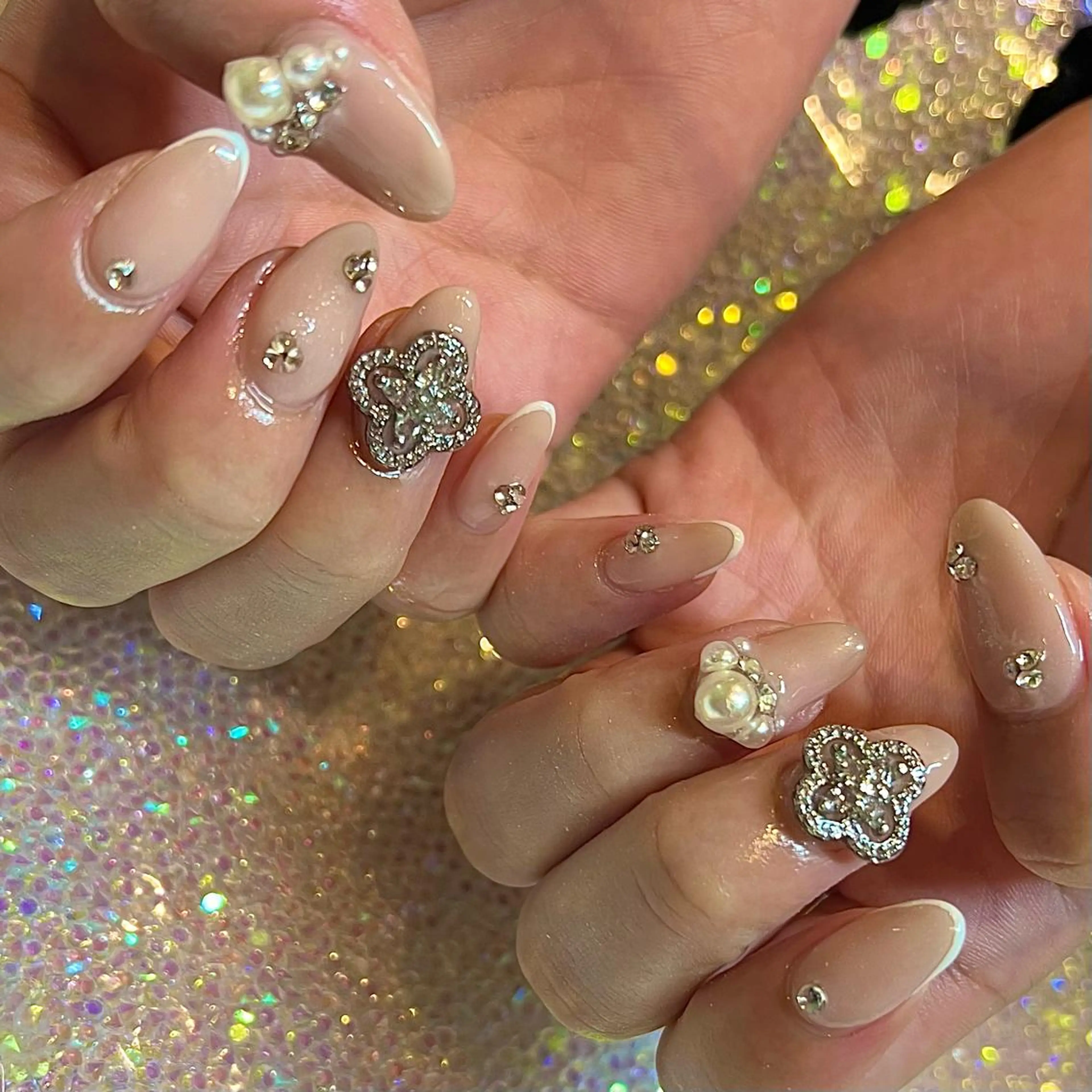 ミディアム ネイル ハンドネイル H🌺 NAILのネイルデザイン