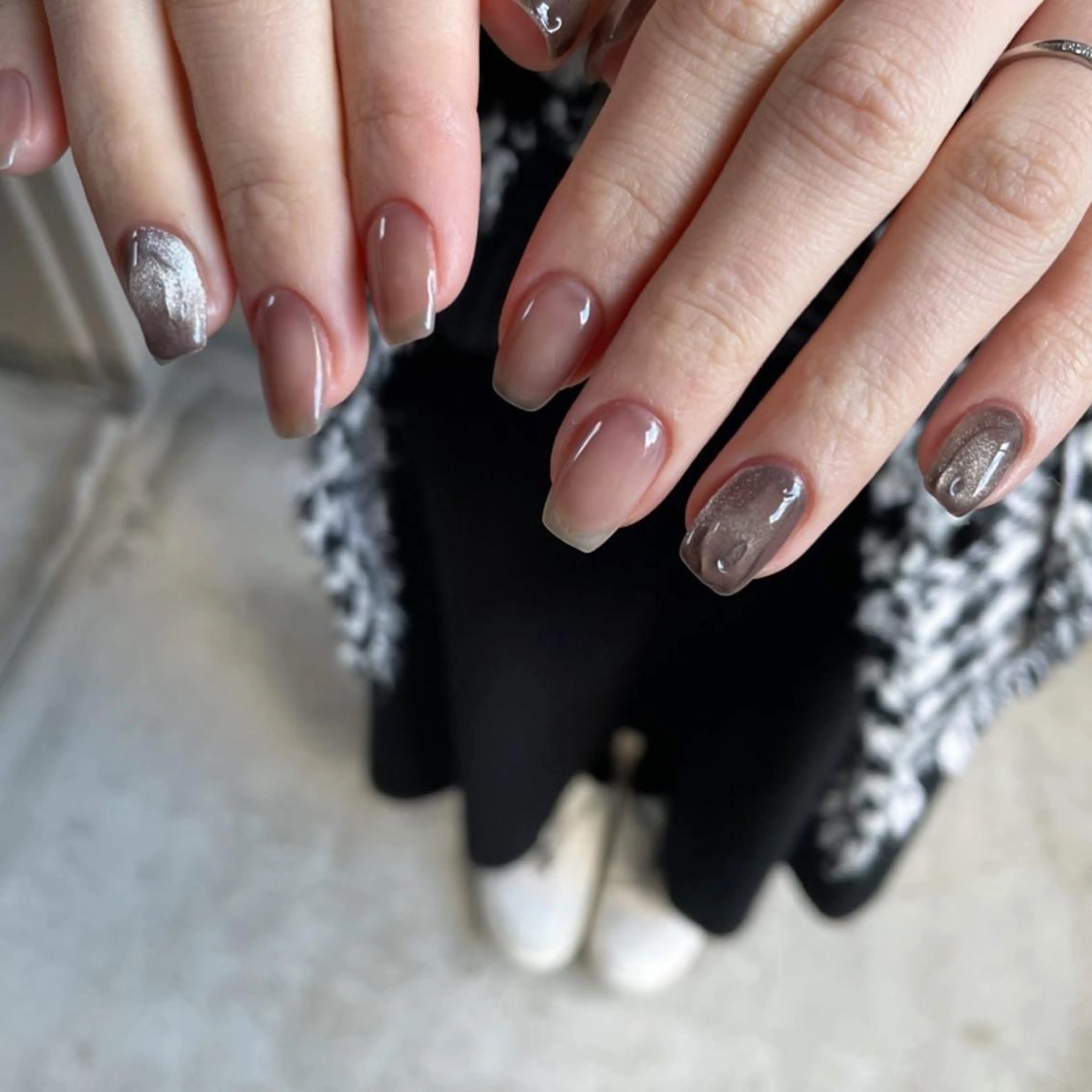 ネイル カジュアル マグネットネイル ニュアンスネイル ぷっくりネイル ハンドネイル ハンドケア lyly.nail所属・lylynail YUUKAのネイルデザイン