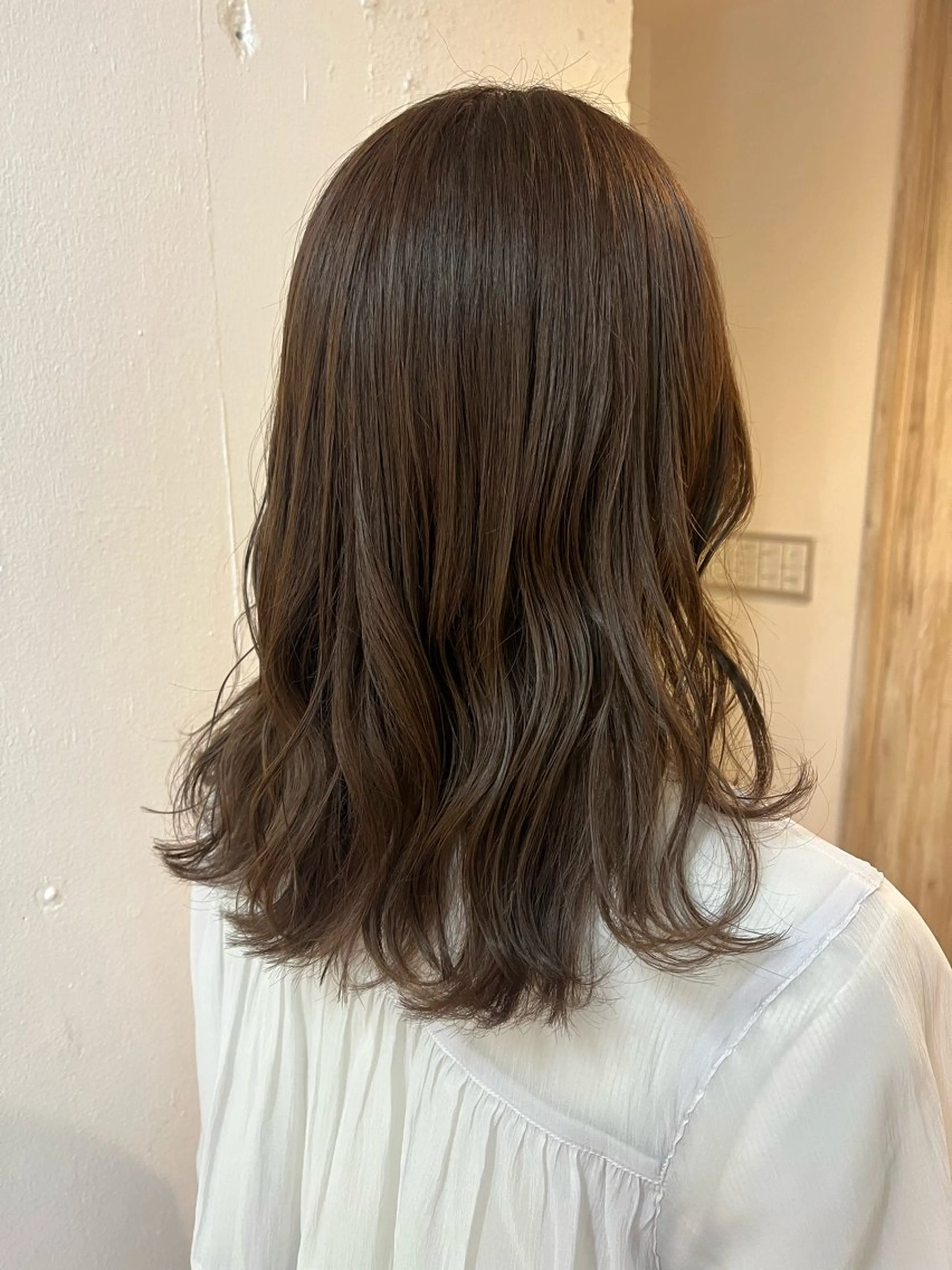 ミディアム カラー ブリーチ 透明感カラー グレージュ ブリーチなしカラー トリートメント カット ヘアカラー トリートメント 透明感カラー/ 髪質改善/着付けのヘアスタイル