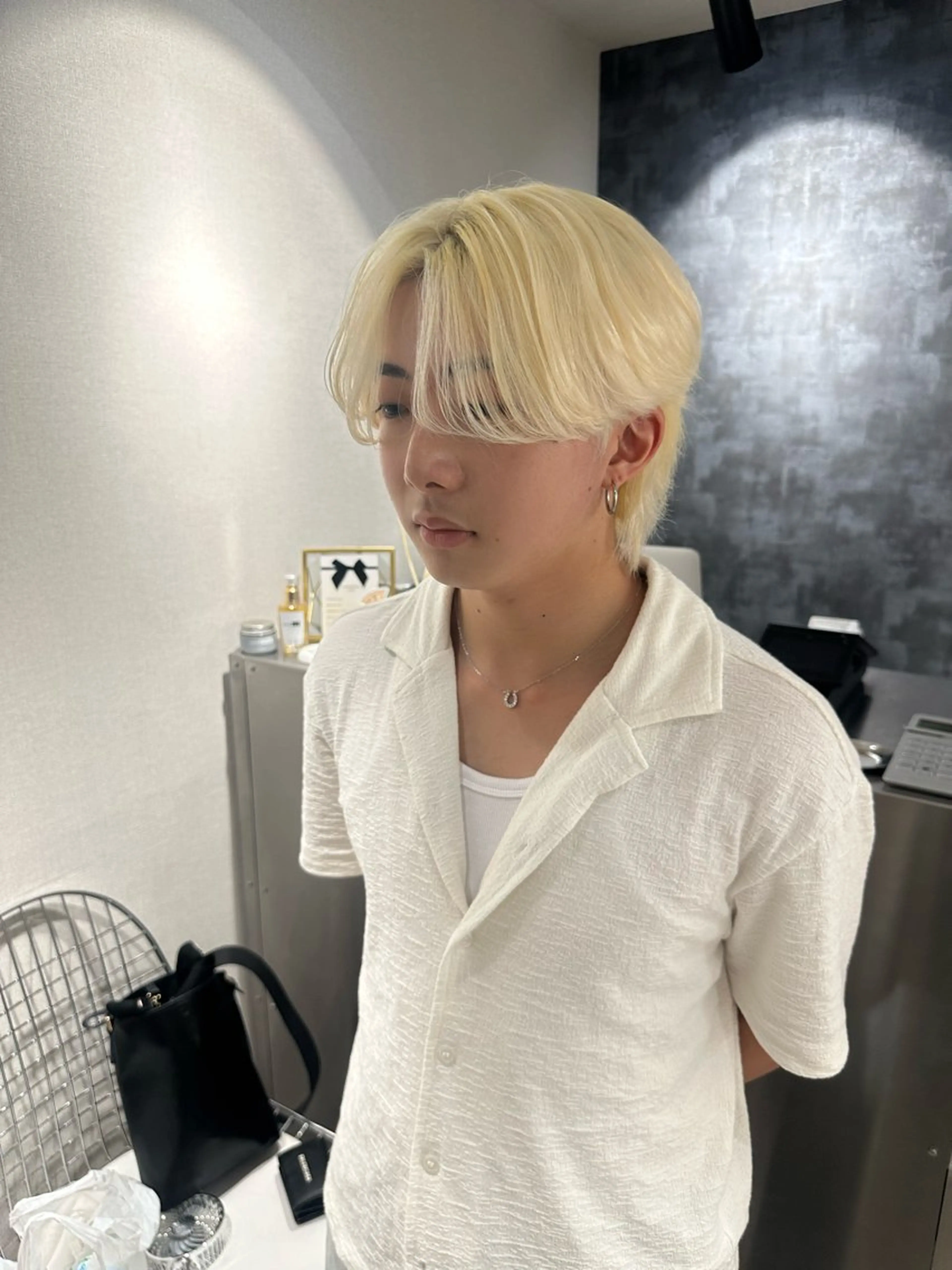 ミディアム カラー メンズ カット ヘアカラー トリートメント SALOWIN 原宿 iori所属・🌟原宿指名No.1 センターパート⭐️のヘアスタイル