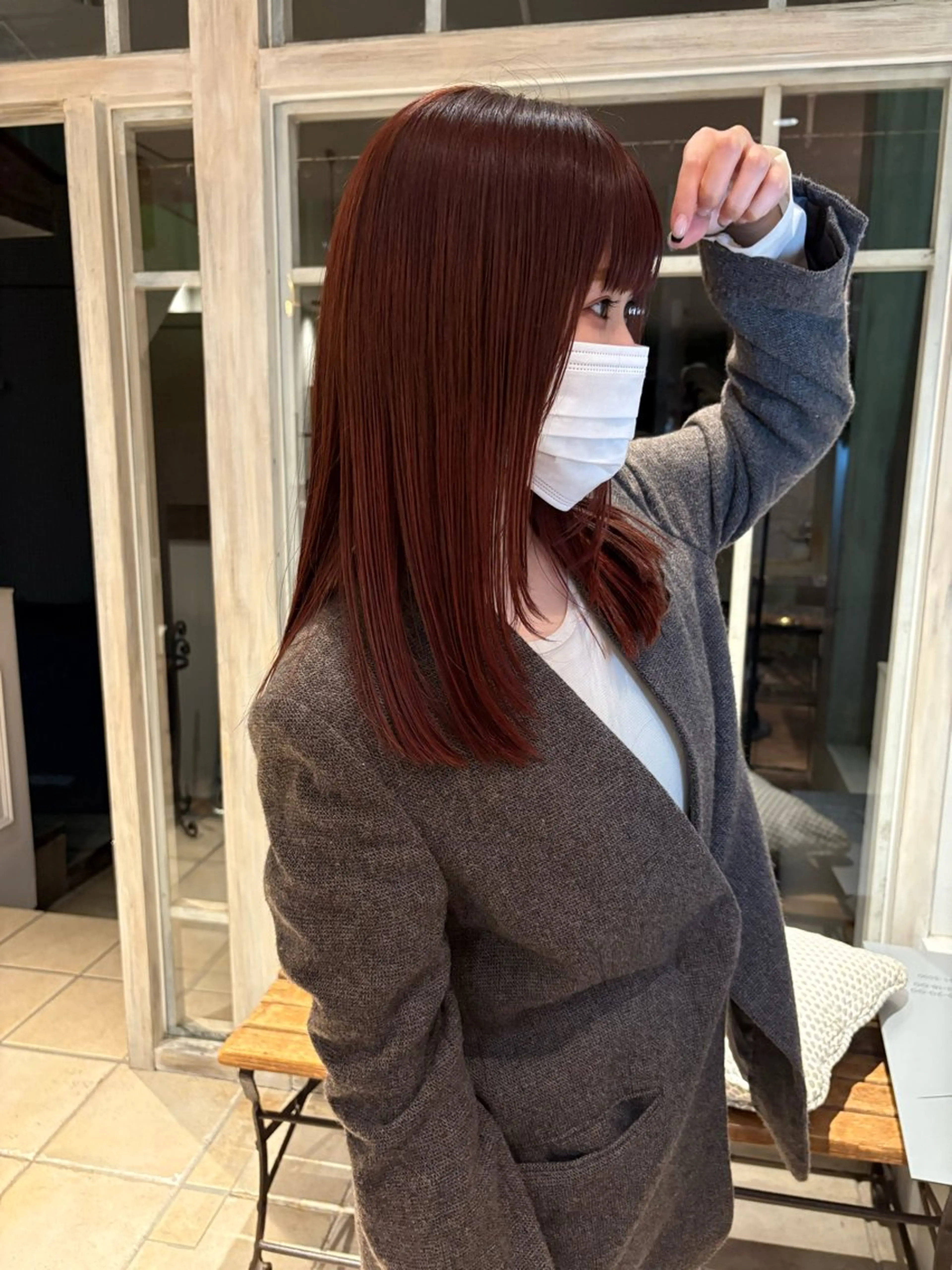 セミロング saya🌿レイヤー カット/透明感カラーのヘアスタイル