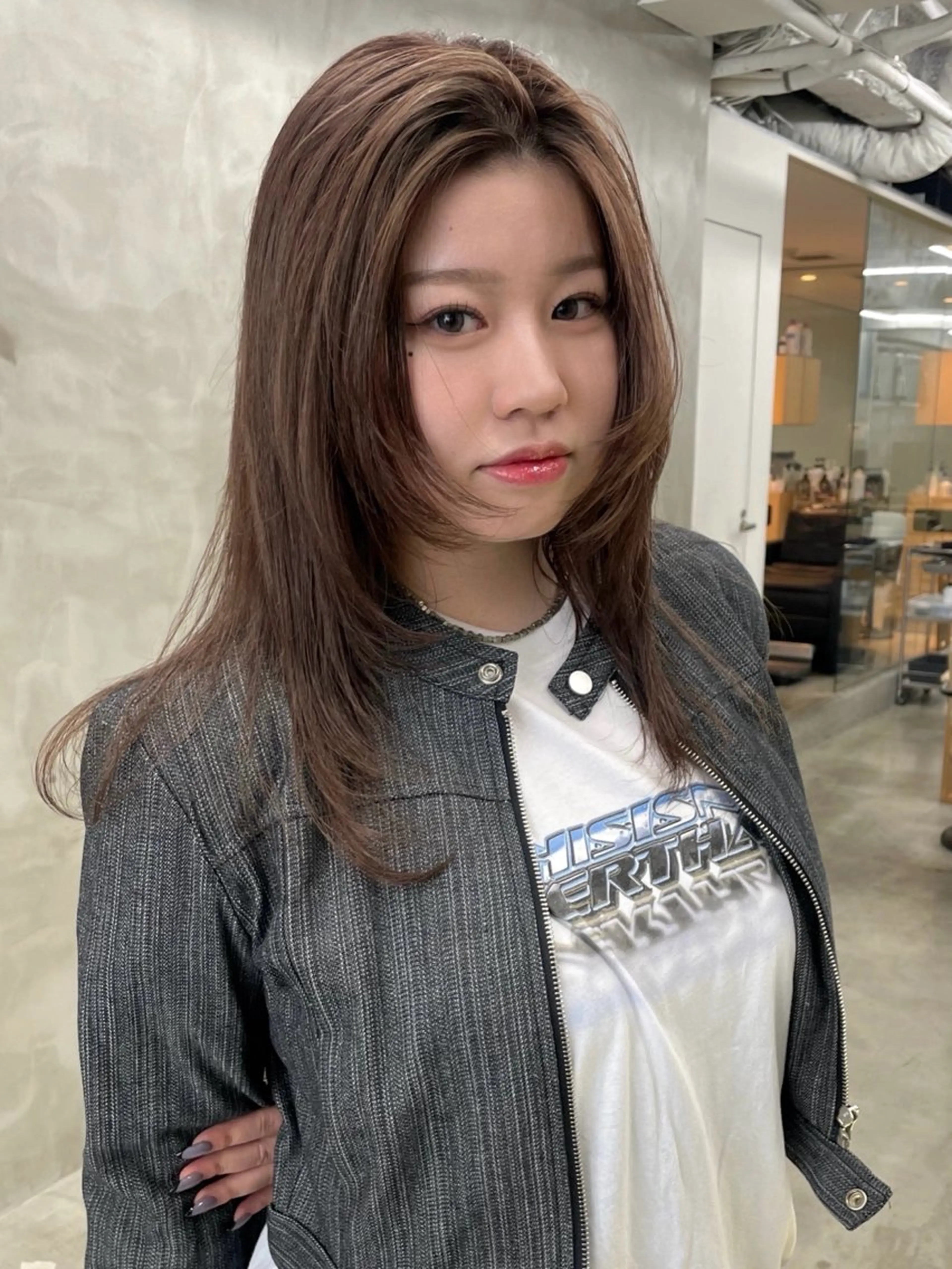 ロング カラー ブリーチ ダブルカラー イヤリングカラー ハイライトカラー ハイトーンカラー ヘアカラー トリートメント ヘアセット スパイラルパーマ 🌐hina⭐️のヘアスタイル