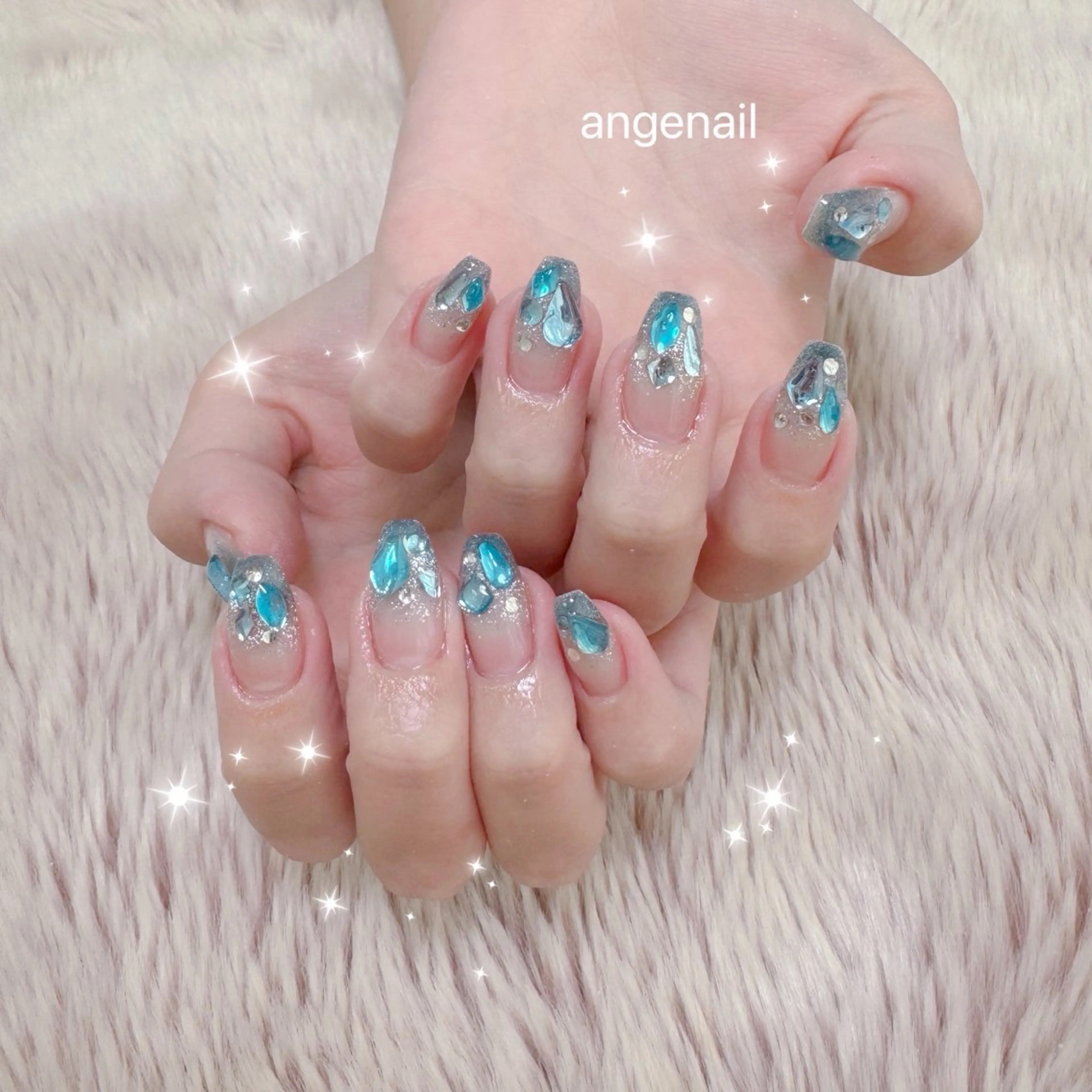 ネイル ハンドネイル オーナーネイリスト MAKIのネイルデザイン