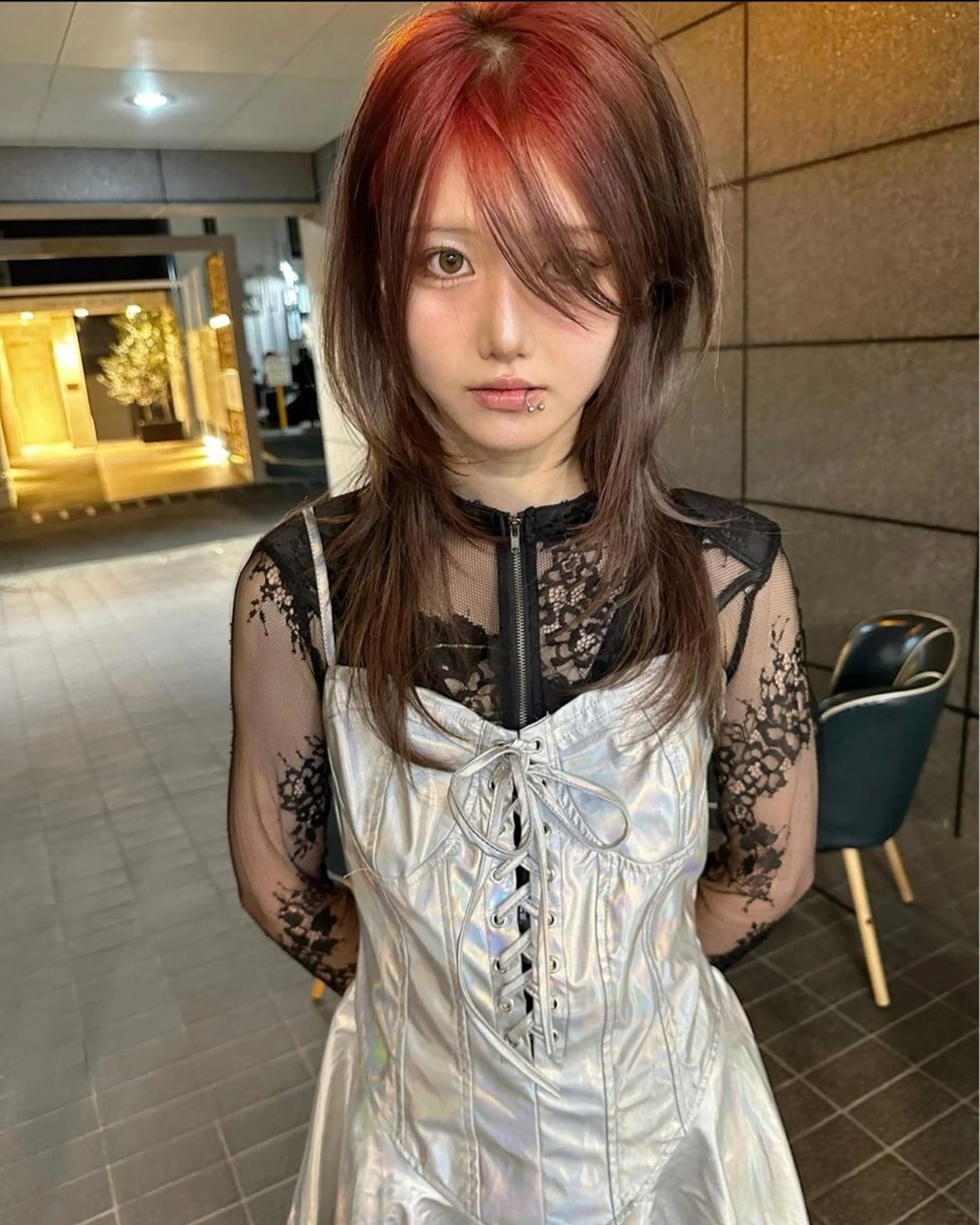 ロング カラー ウルフカット / ケアブリーチのヘアスタイル