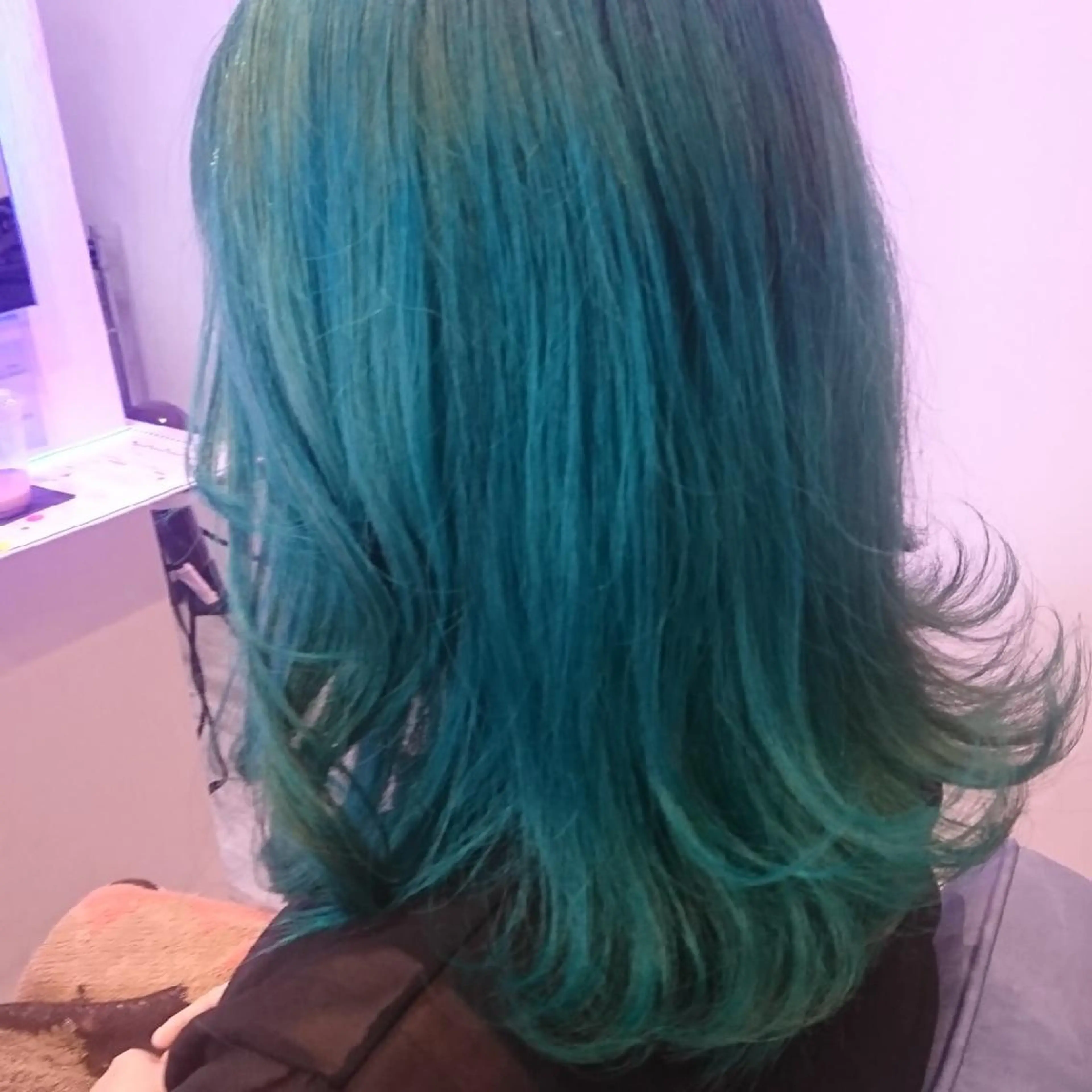 セミロング カラー ブルーカラー ダブルカラー 中嶌 健一のヘアスタイル