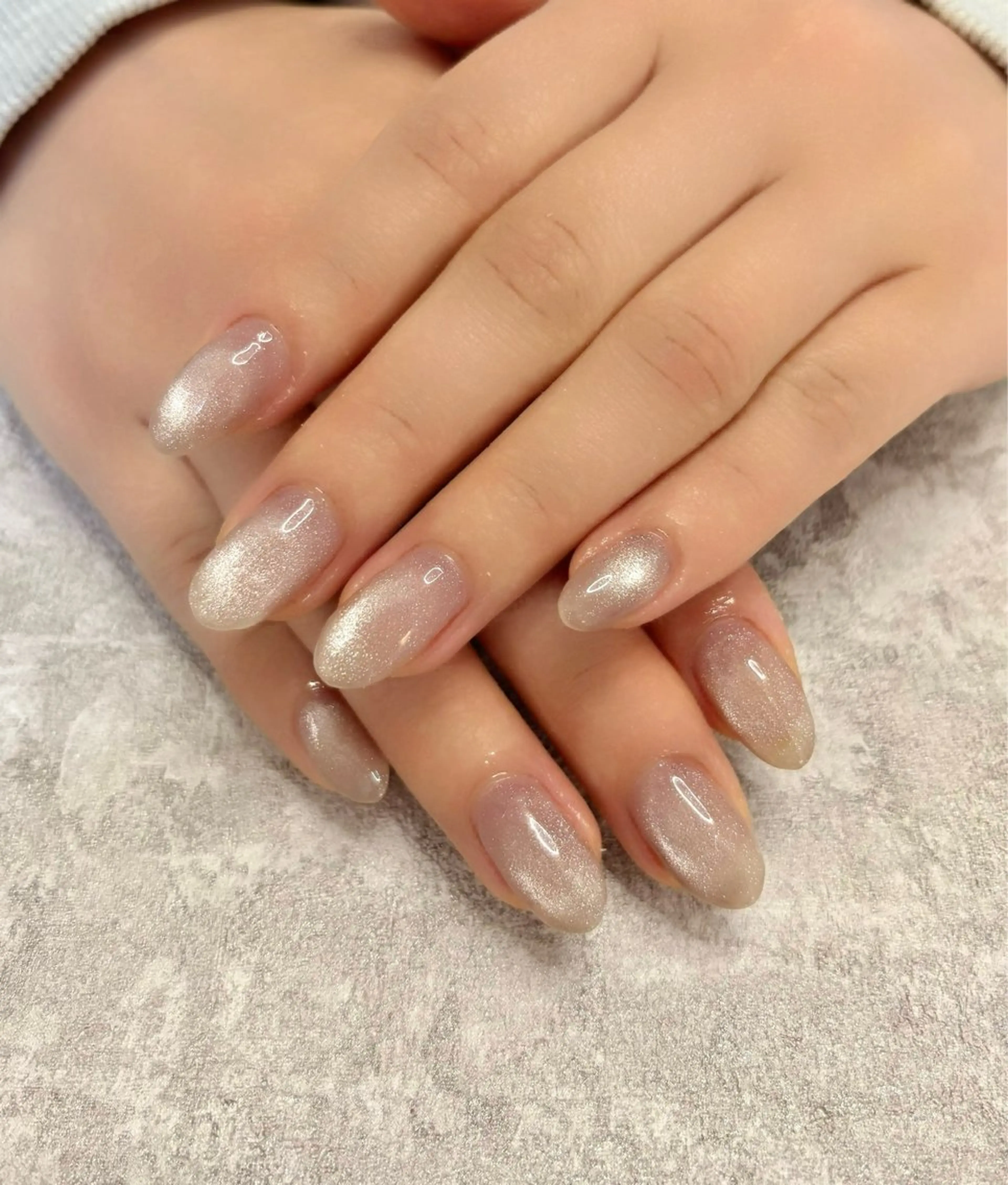 ネイル キラキラネイル マグネットネイル Lowé所属・Lowé みるくのネイルデザイン