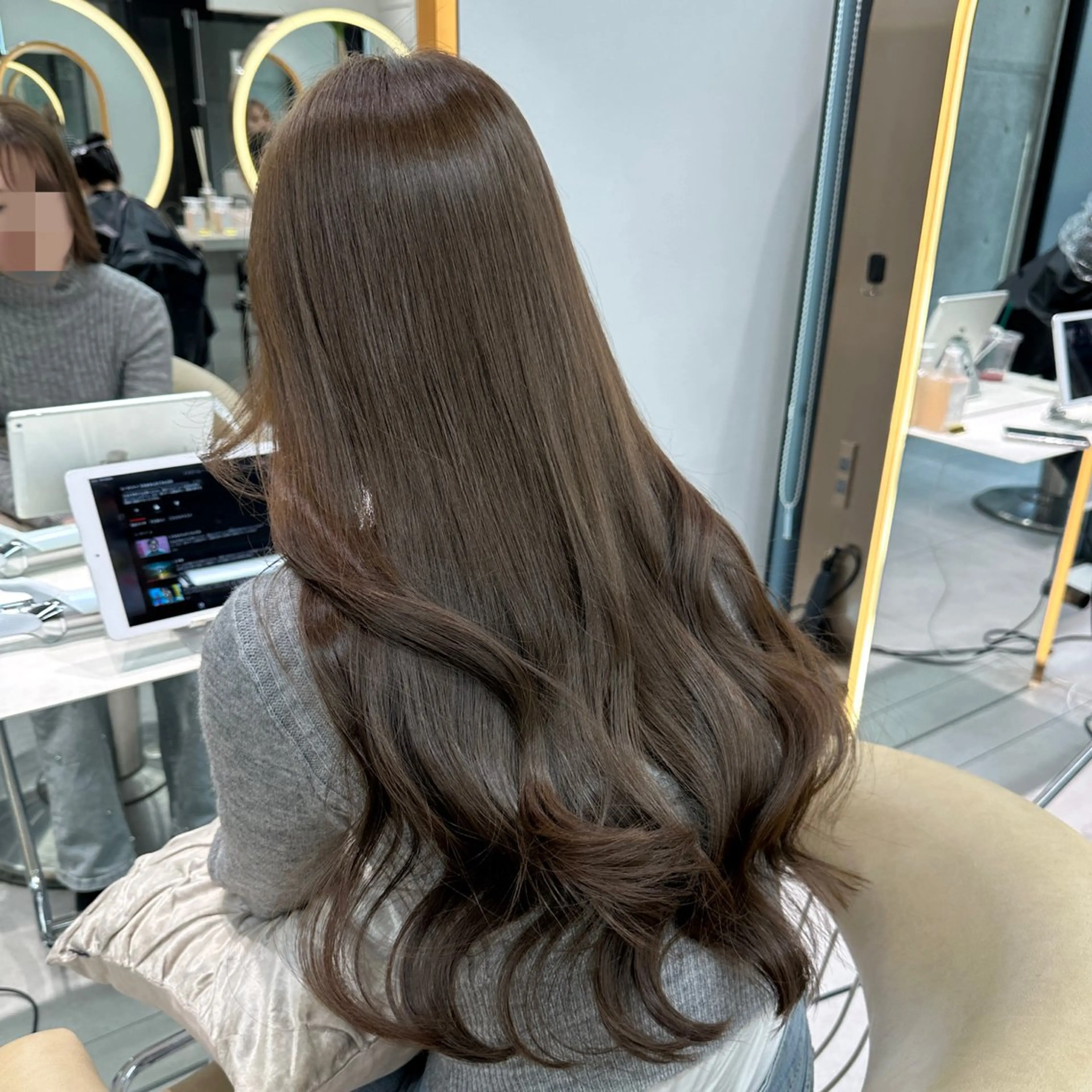 ロング カラー ブリーチ ダブルカラー グレージュ ブリーチなしカラー オリーブグレージュ カット トリートメント 🎀𝑆𝐴𝑅𝐴 /レイヤーカット🎀のヘアスタイル