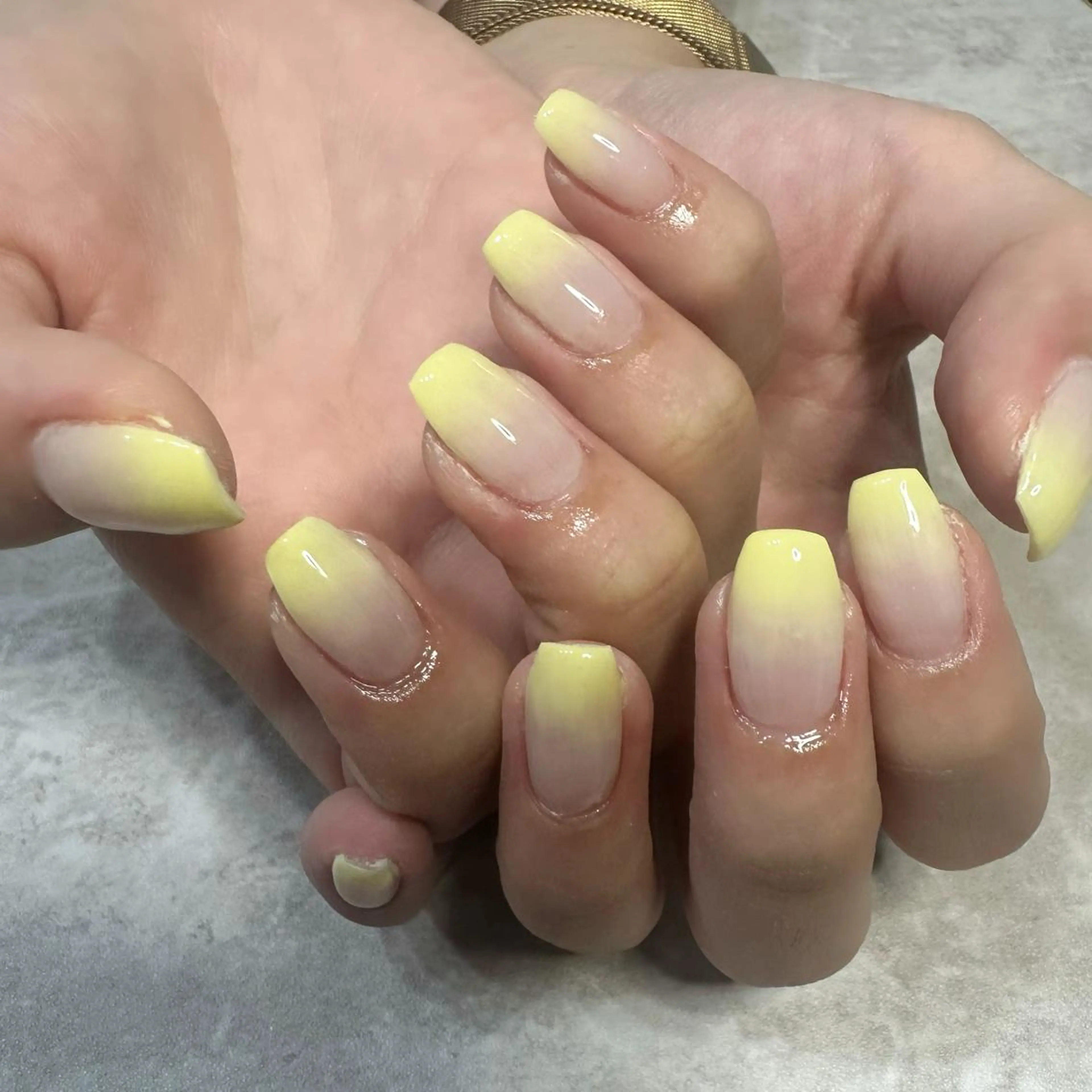 ネイル グラデーション 黄色 nail&eye pang hinaのネイルデザイン