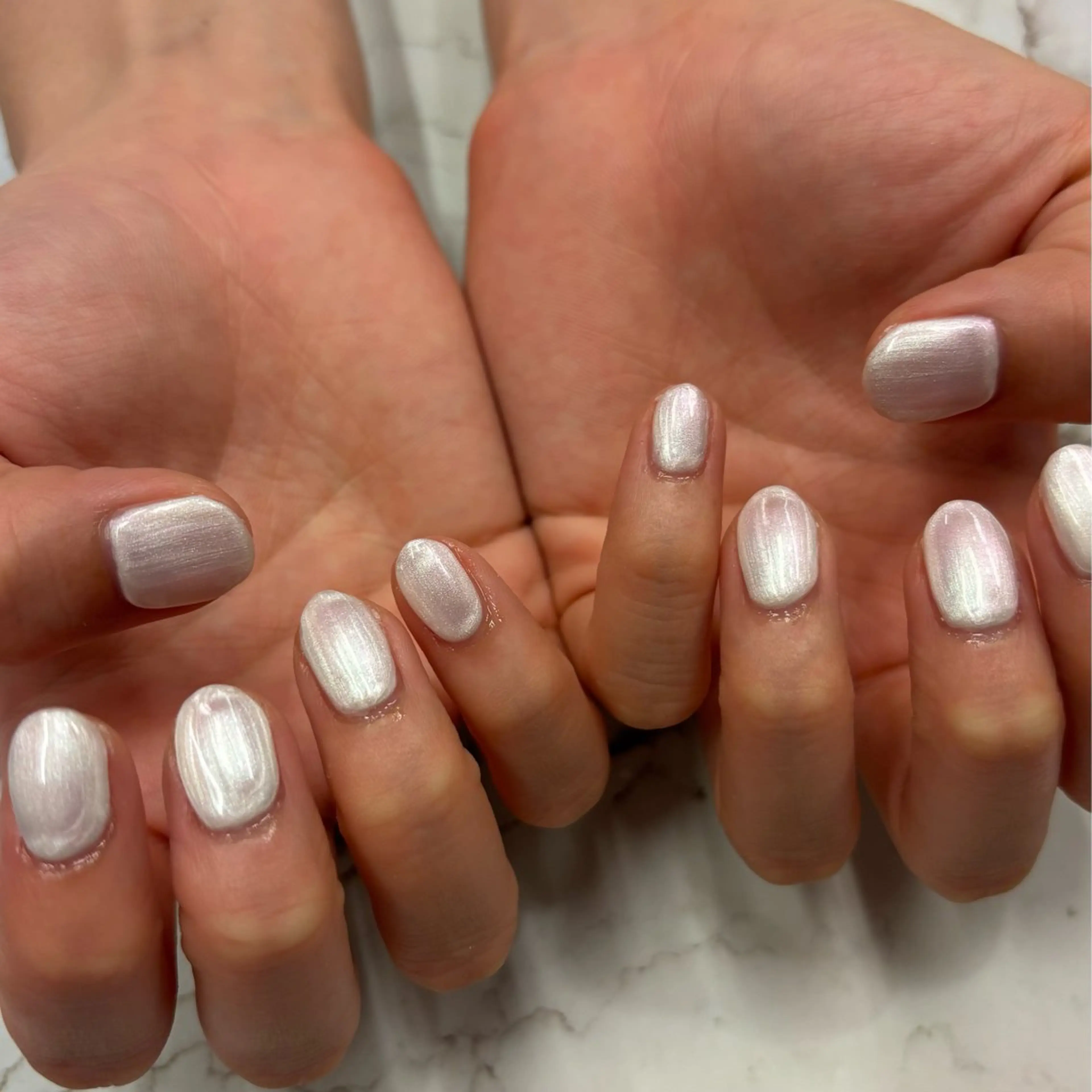 ネイル ワンカラーネイル Honey Bee Mikuのネイルデザイン