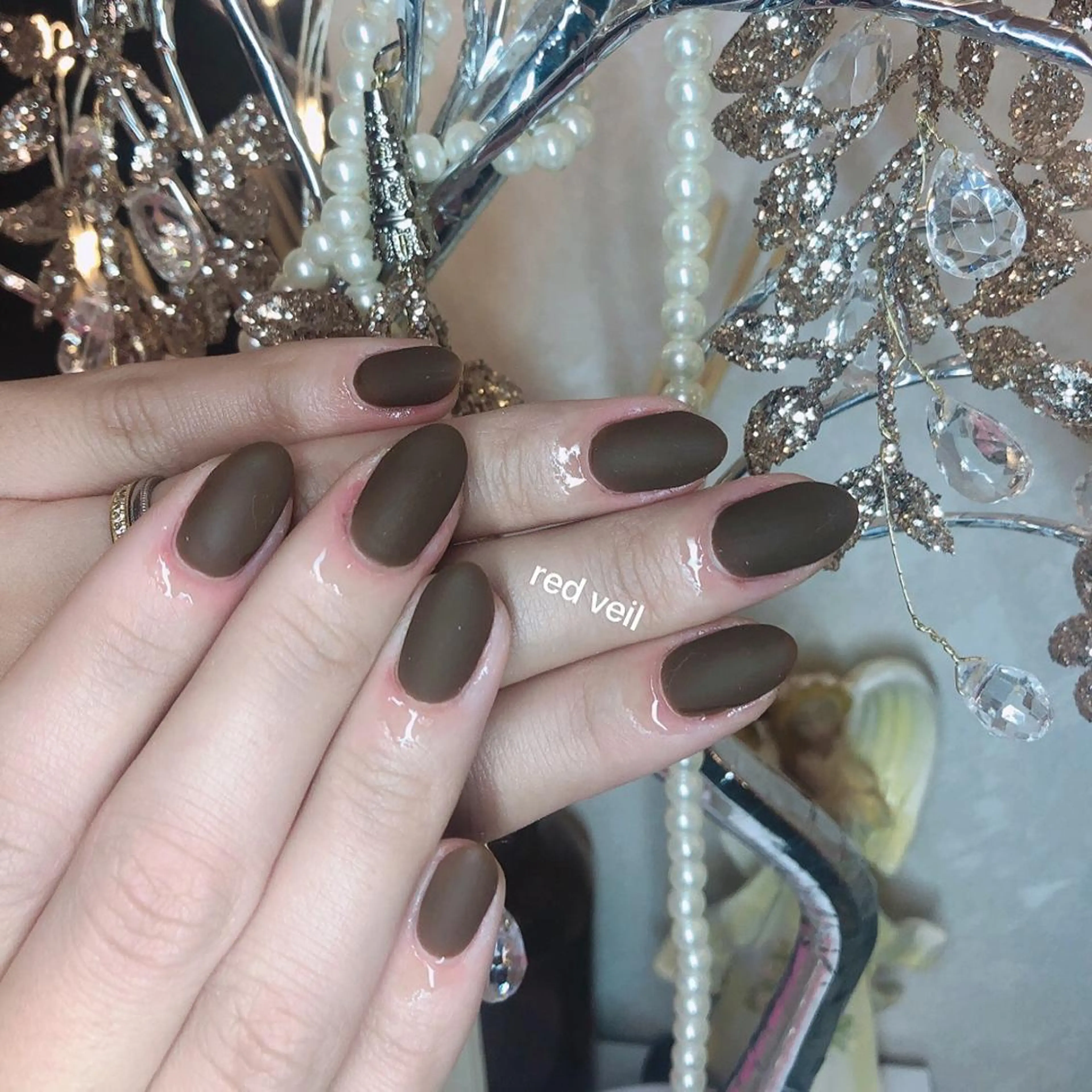 ミディアム ネイル マットネイル ハンドネイル 長さ出し専門 nynaのネイルデザイン