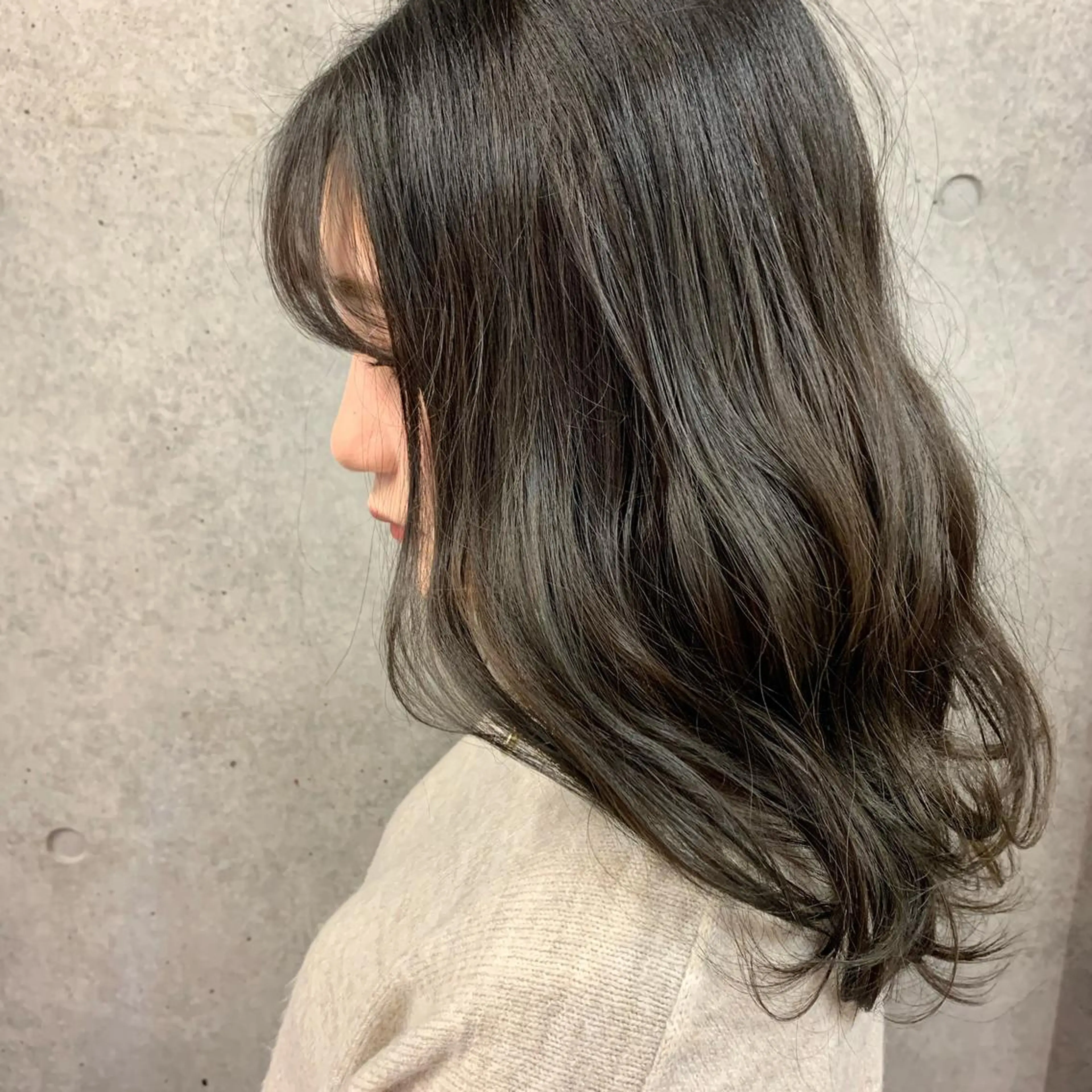 セミロング カラー 透明感カラー グレージュ オリーブグレージュ オリーブグレー スパイキーショート/ メンズヘア/hugeのヘアスタイル
