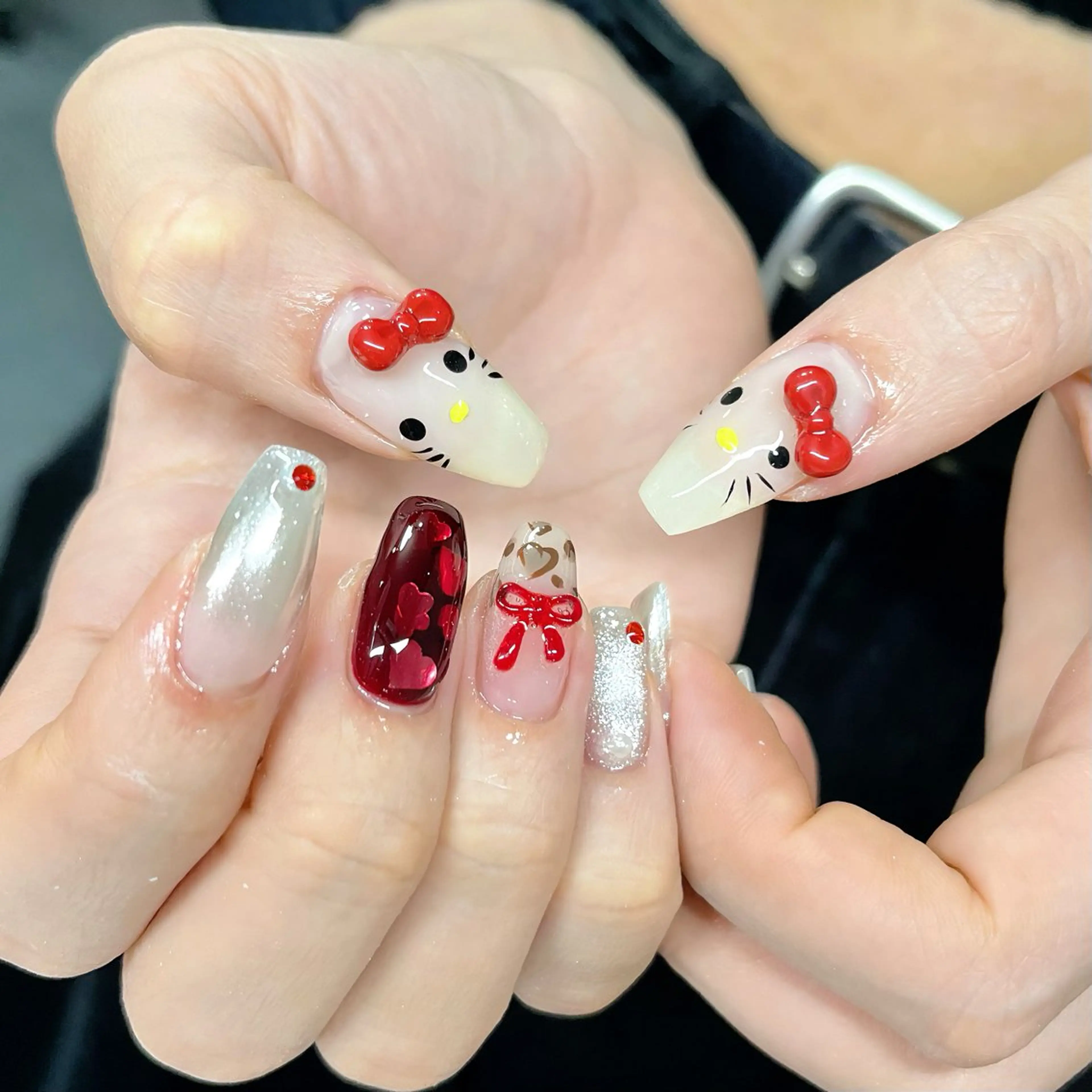 ネイル アートネイル ハート ホログラムネイル ネイビー オフィスネイル ハンドネイル 🫧OPELIA NAIL渋谷🫧のネイルデザイン