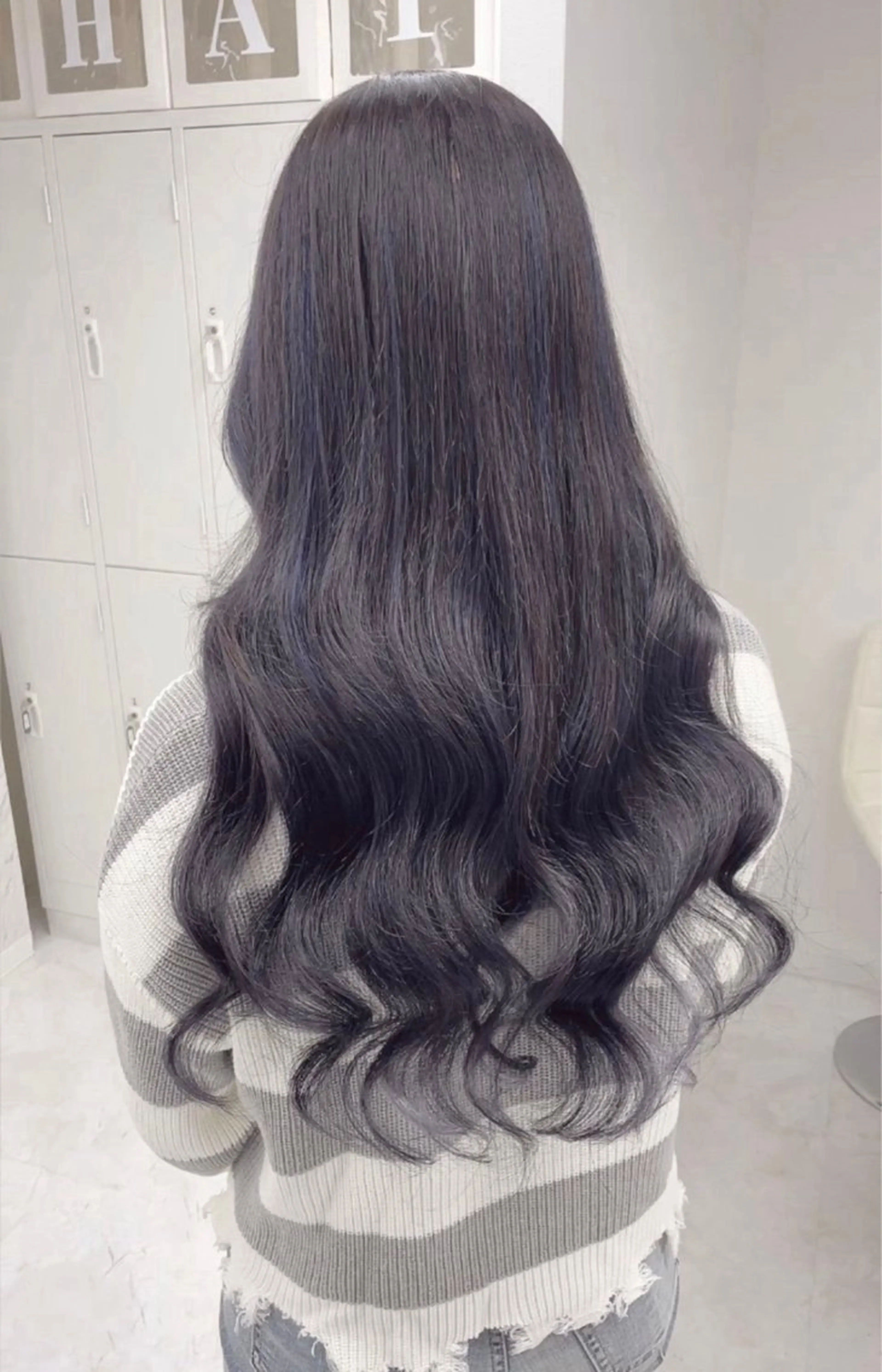 ワンカラー🩵ロング料金なし✨口コミ書いていただける方には補修トリートメントサービスさせていただきます✨の写真