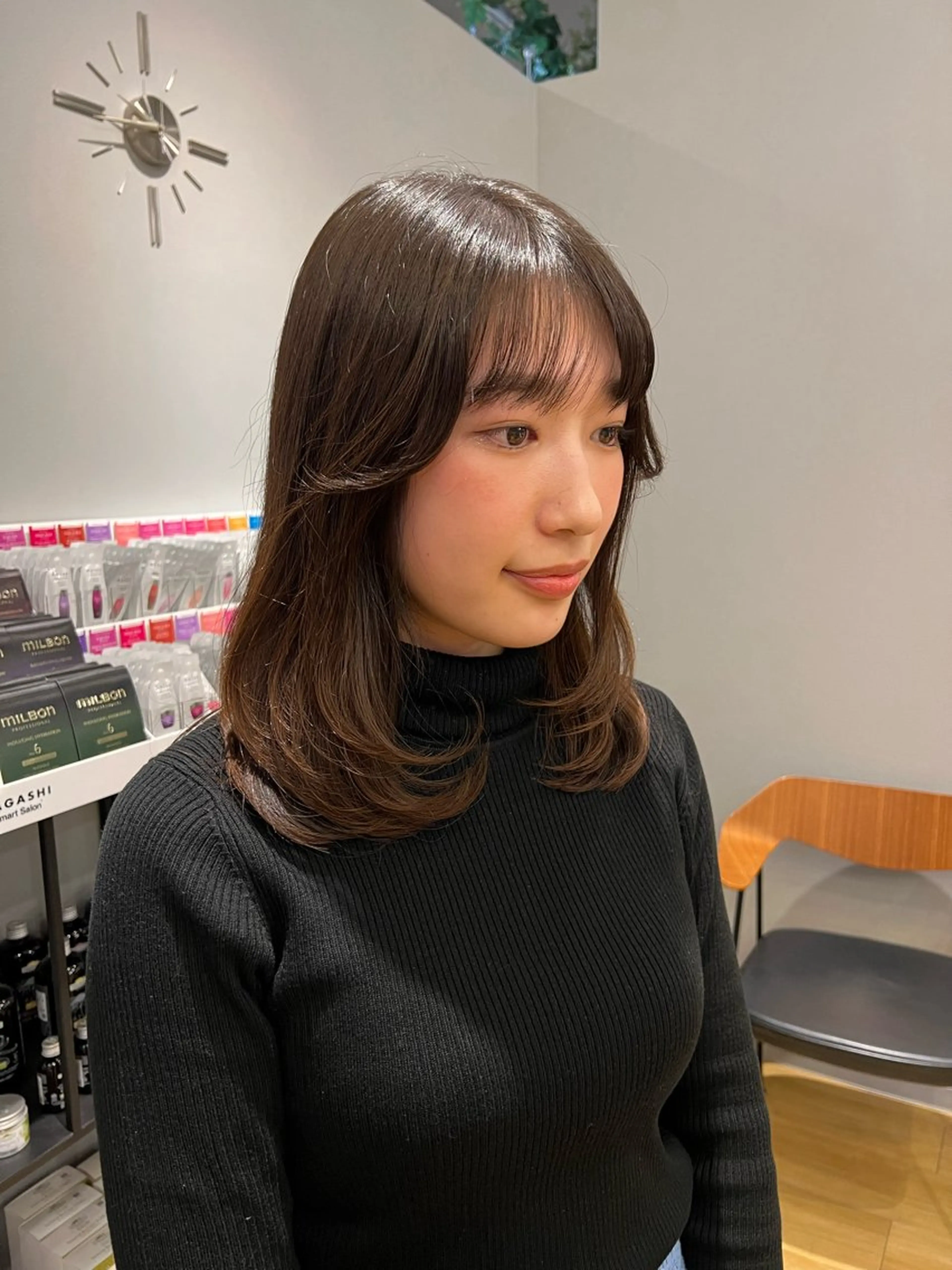 ミディアム 顔周りカット 藤原 萌衣のヘアスタイル