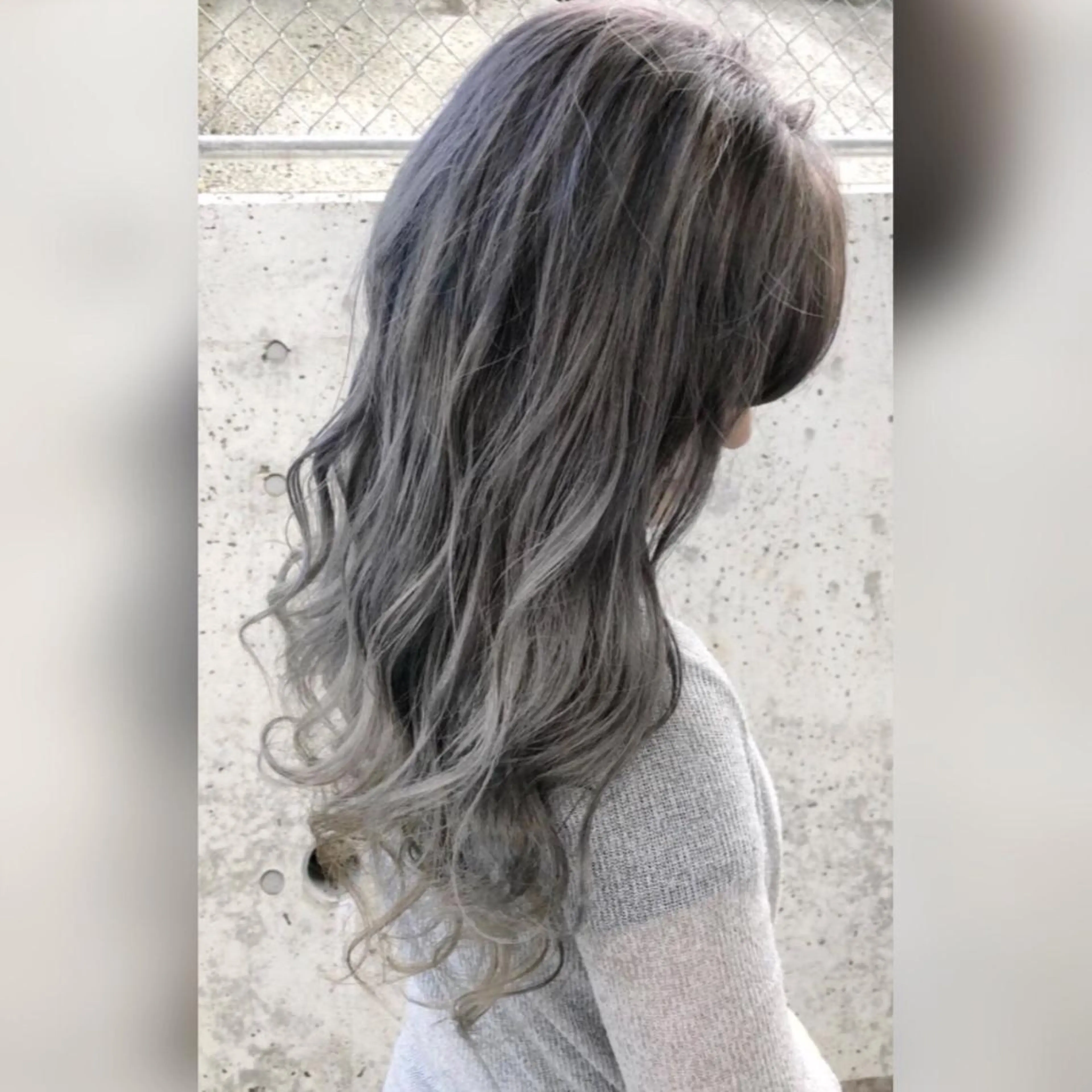 セミロング 圧倒的美髪ストレート ツダケイタロウのヘアスタイル