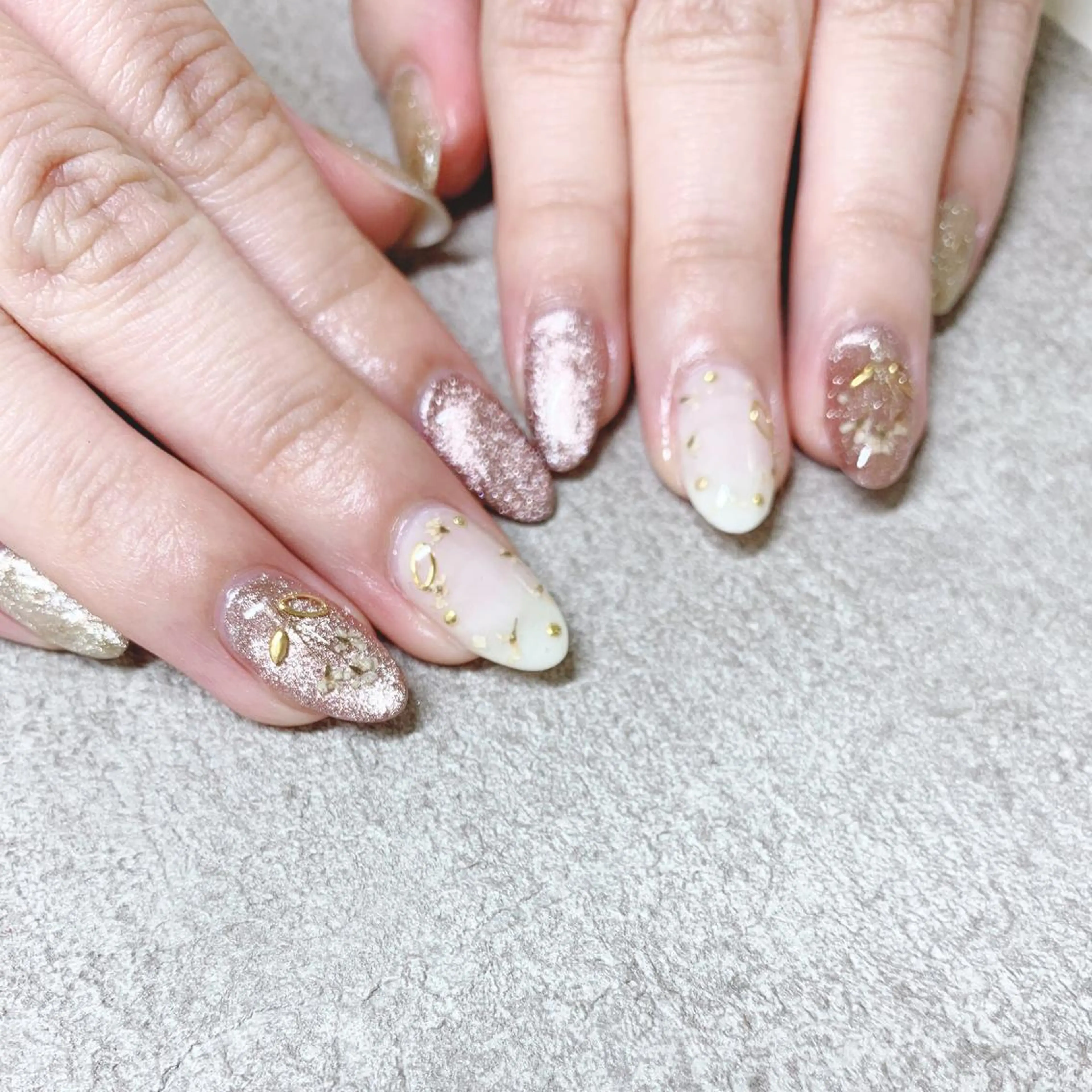 カラー ネイル ハンドネイル Cozy_ ilumのネイルデザイン